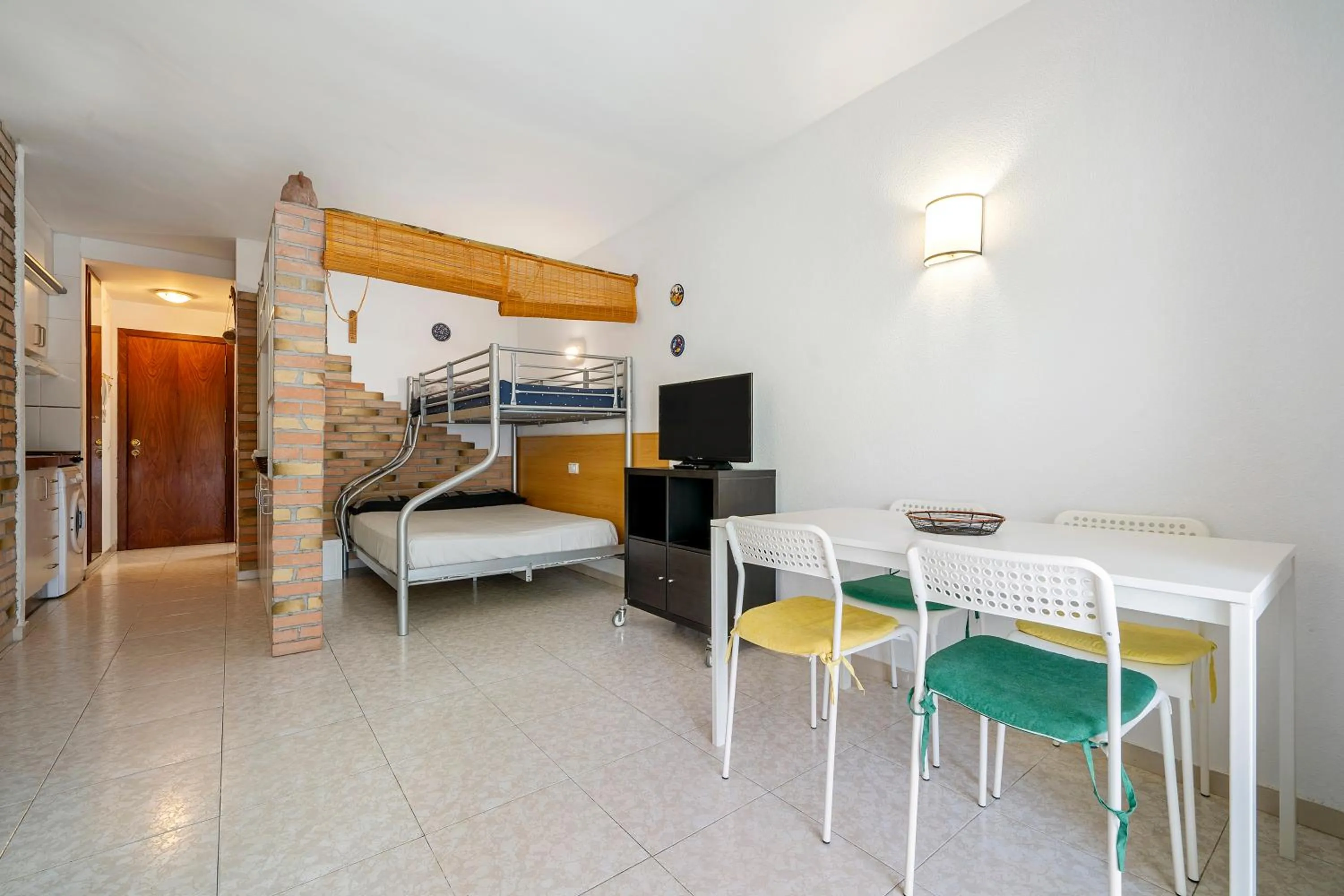 Property building, Bed in Font de Mar