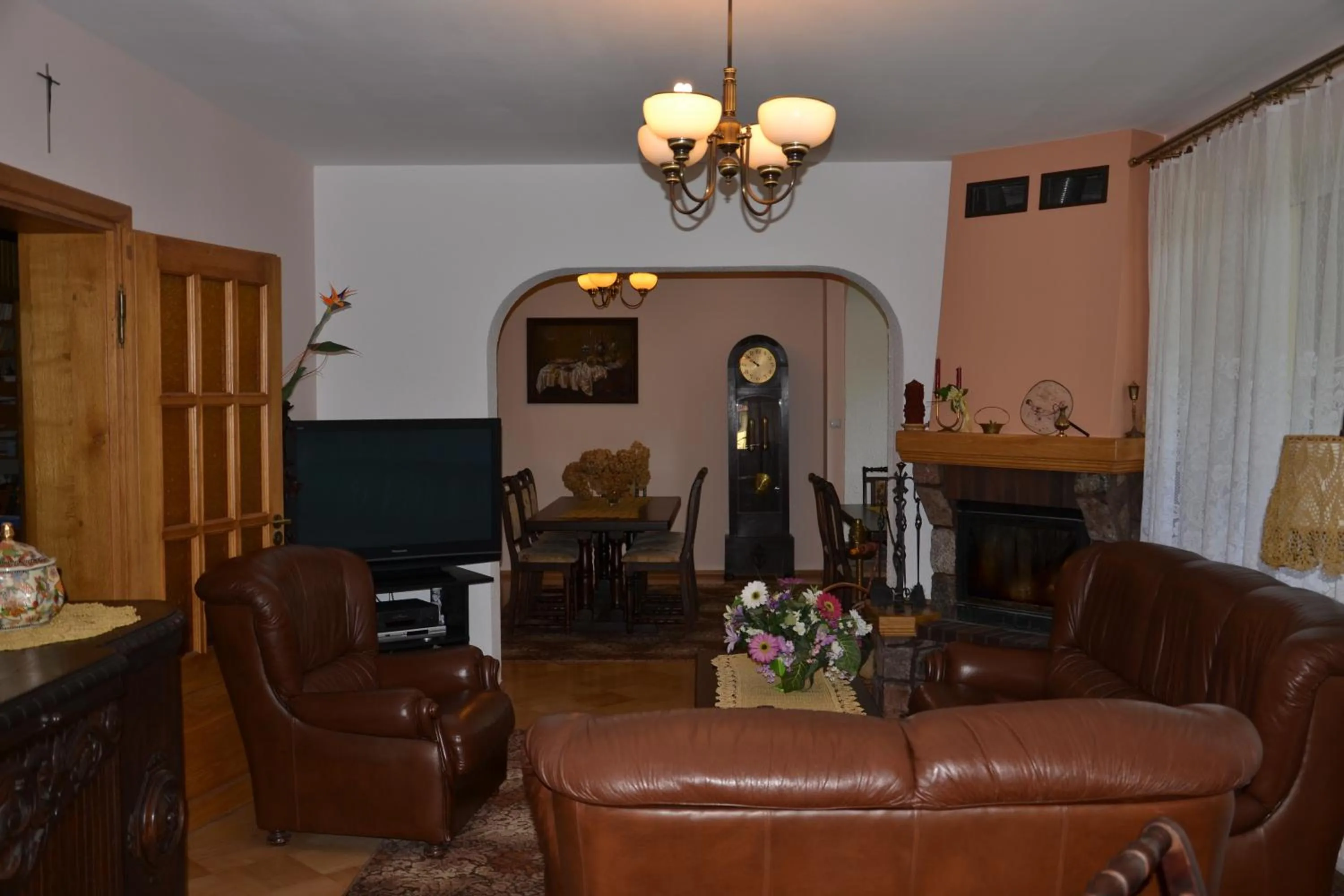 Communal lounge/ TV room in Gościniec Yaga