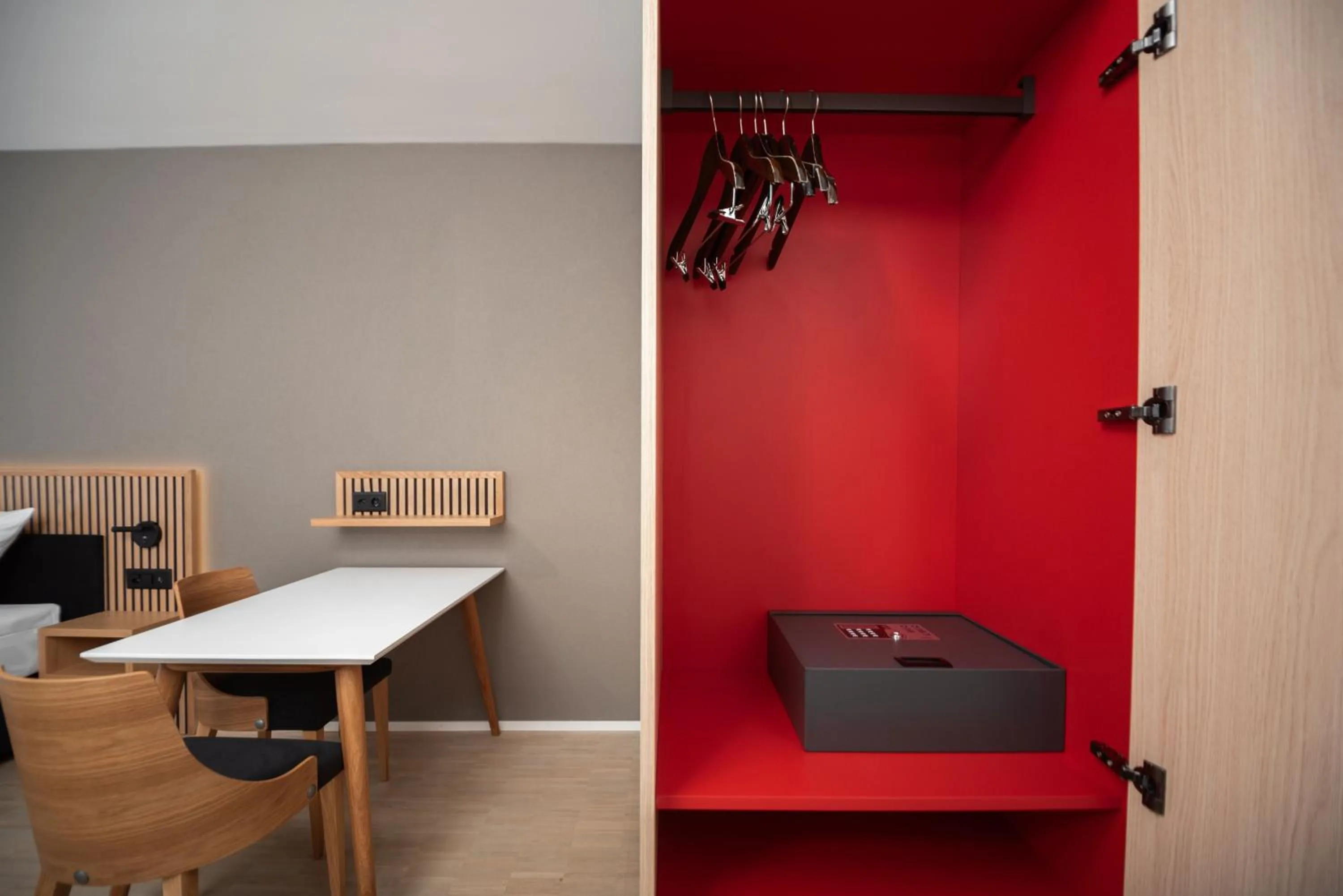 safe in Tailormade Hotel BAB Bachenbülach