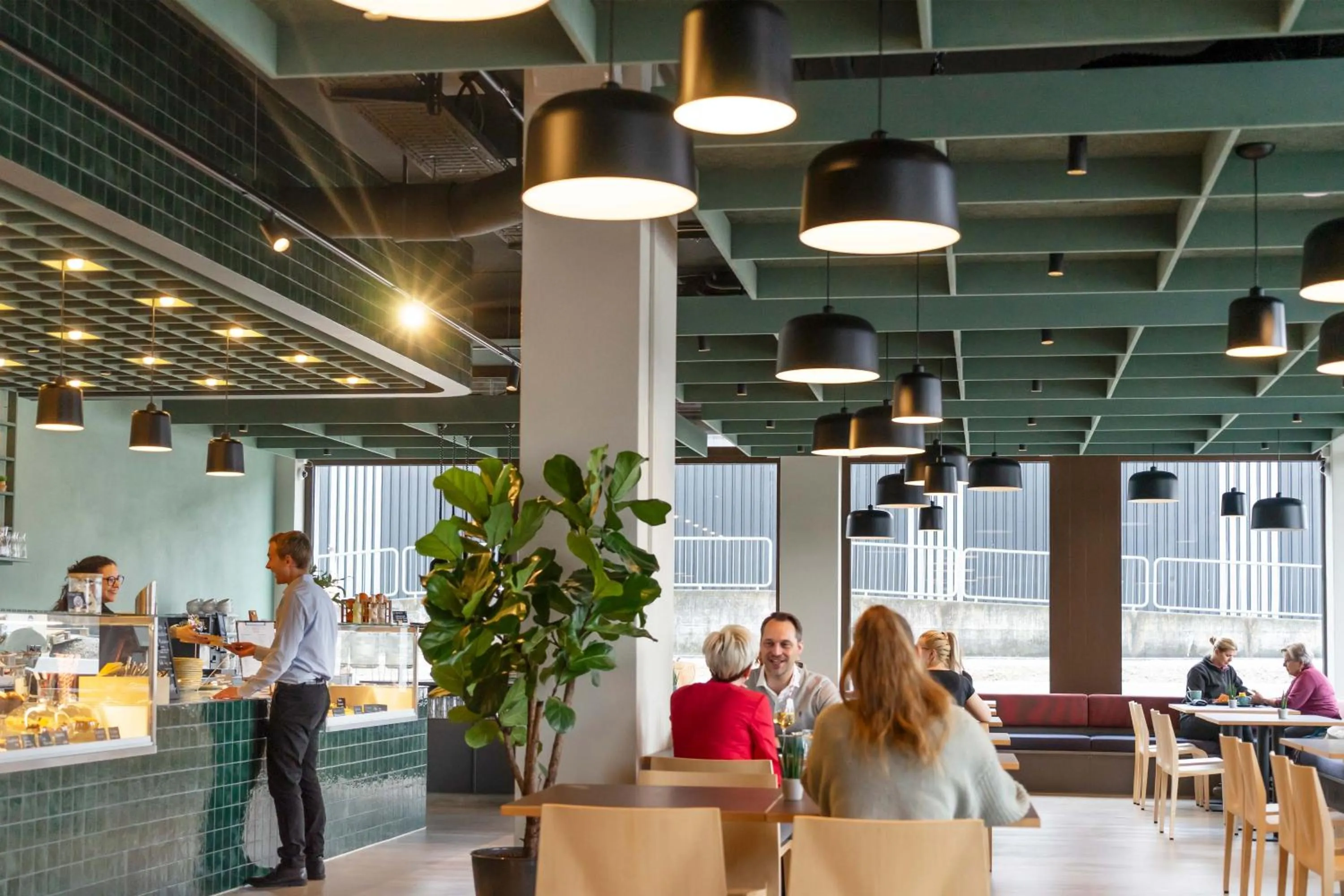 Restaurant/places to eat in Tailormade Hotel BAB Bachenbülach