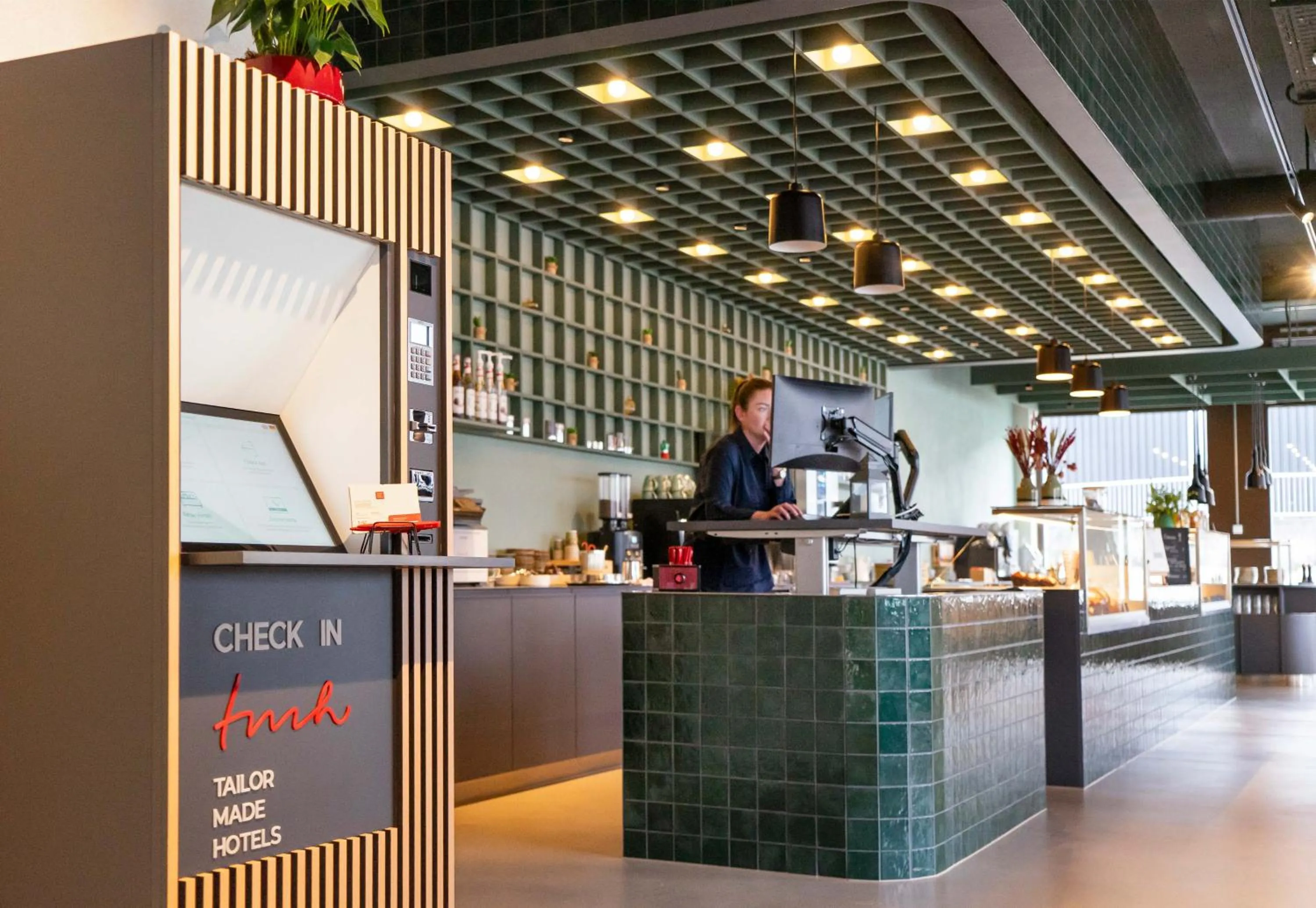 Lobby or reception in Tailormade Hotel BAB Bachenbülach