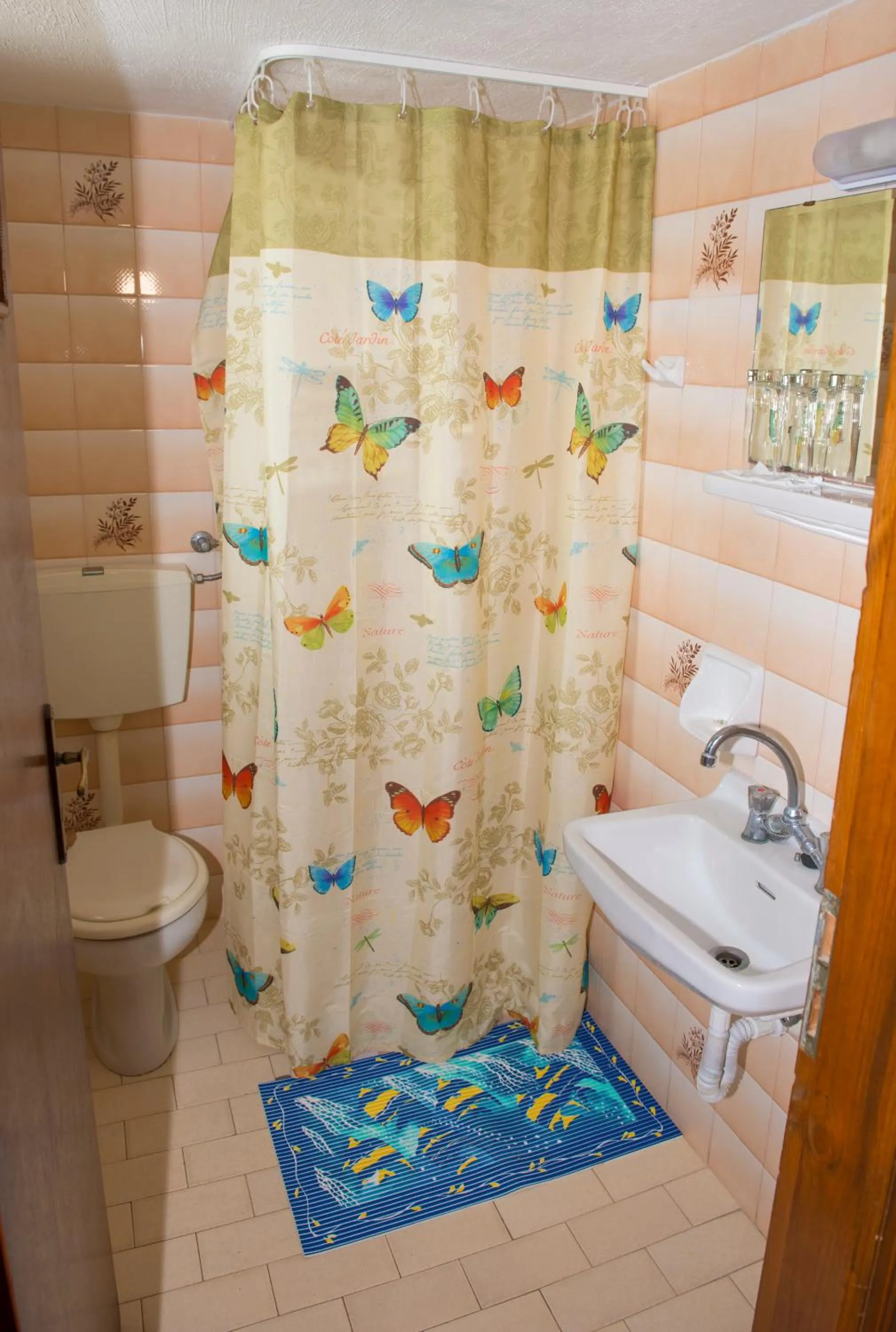 Bathroom in Hotel Velissarios