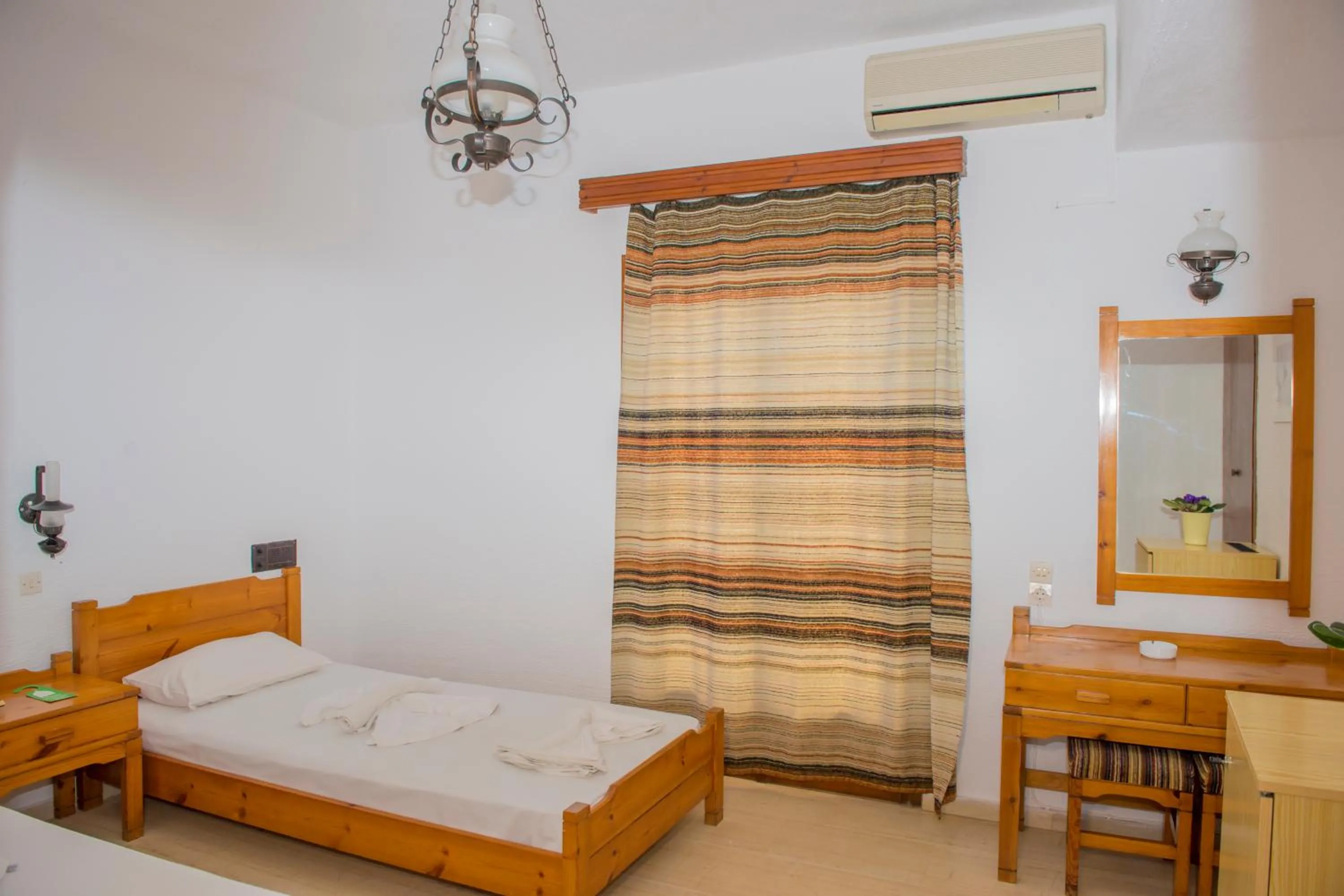 Photo of the whole room, Bed in Hotel Velissarios