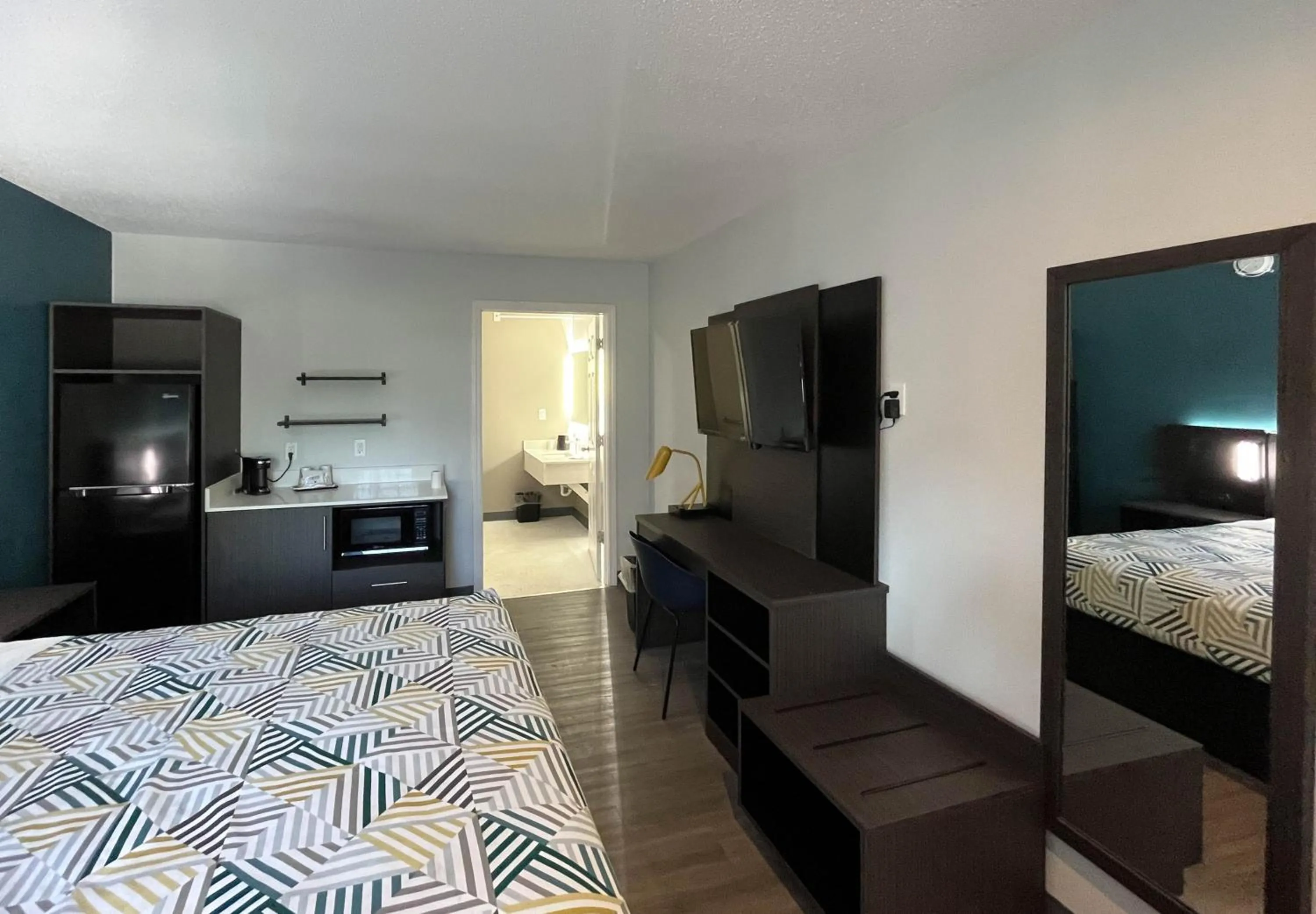 Kitchen or kitchenette, Bed in Studio 6 Suites - Lafayette, IN