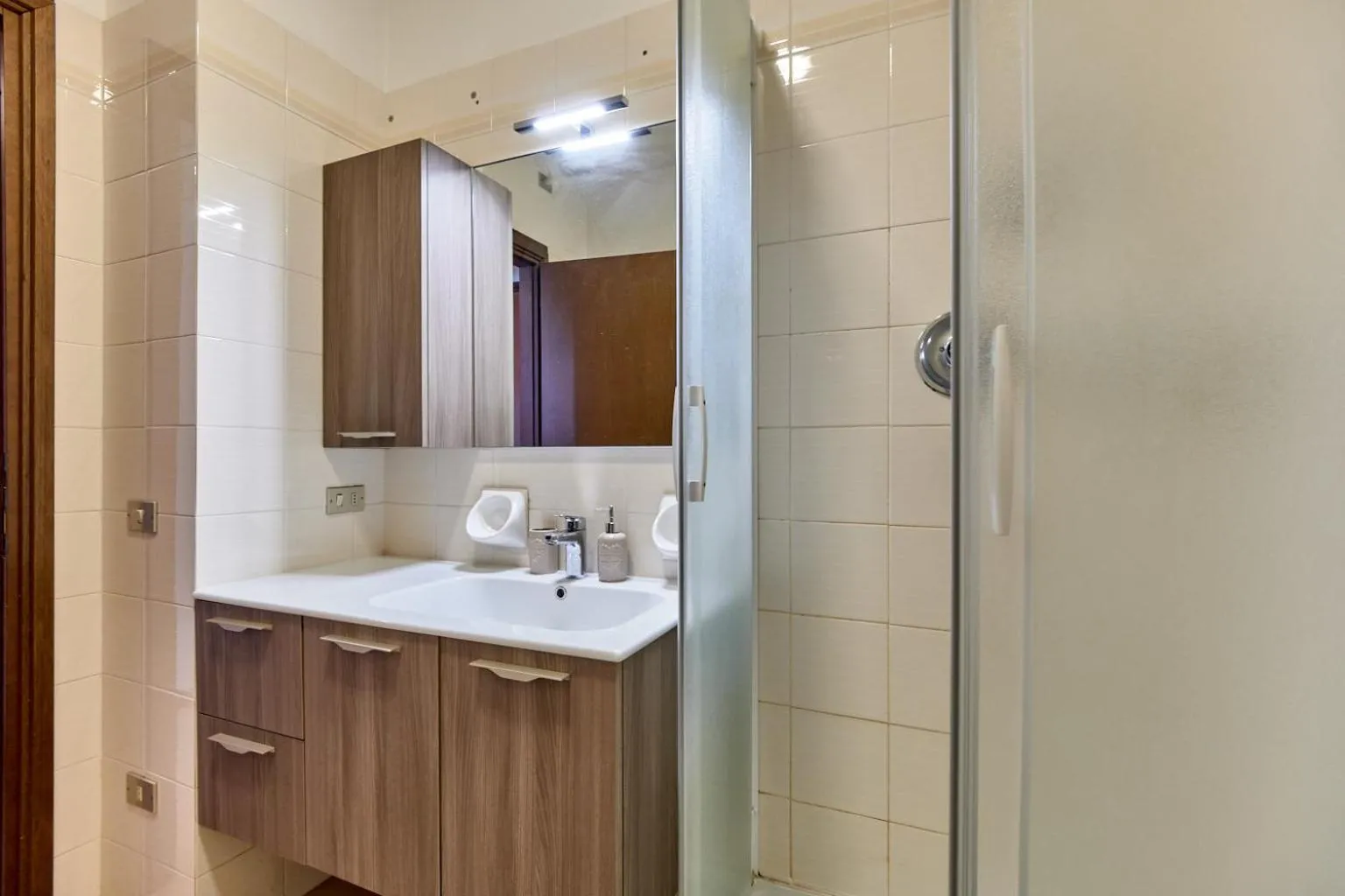 Shower in Lydie apt. exclusive holigarda