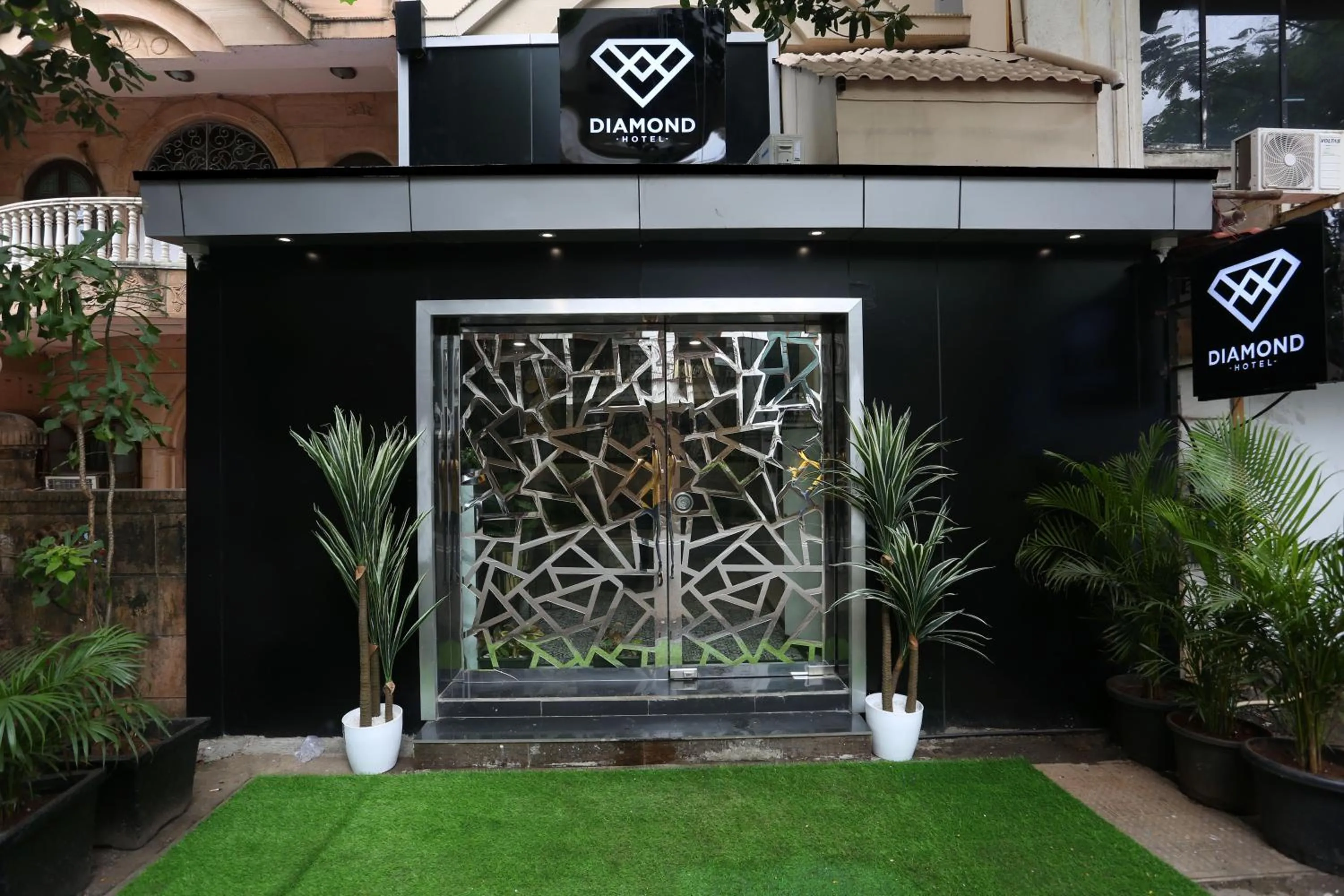 Facade/entrance in DIAMOND HOTEL