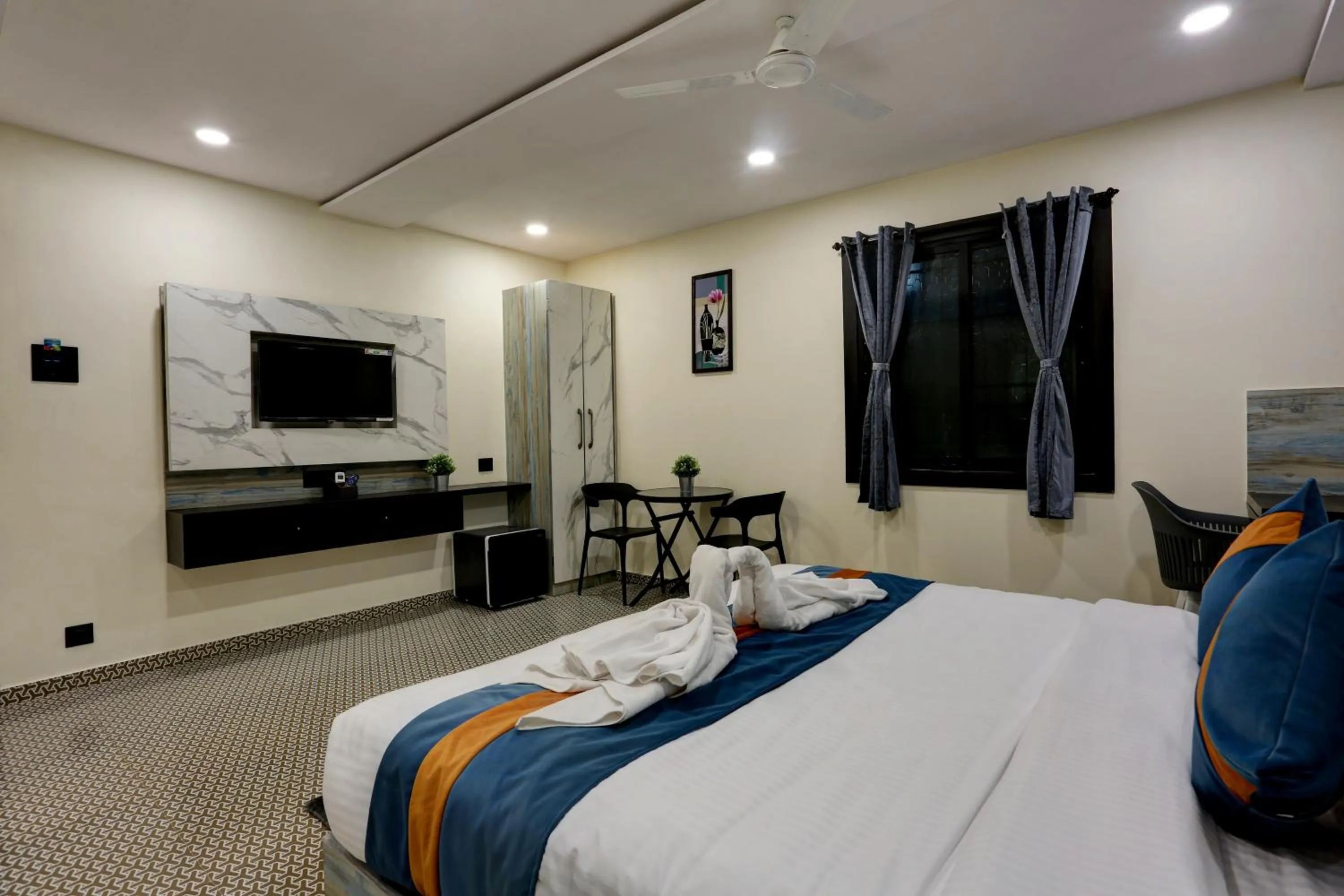 Bedroom, Bed in DIAMOND HOTEL