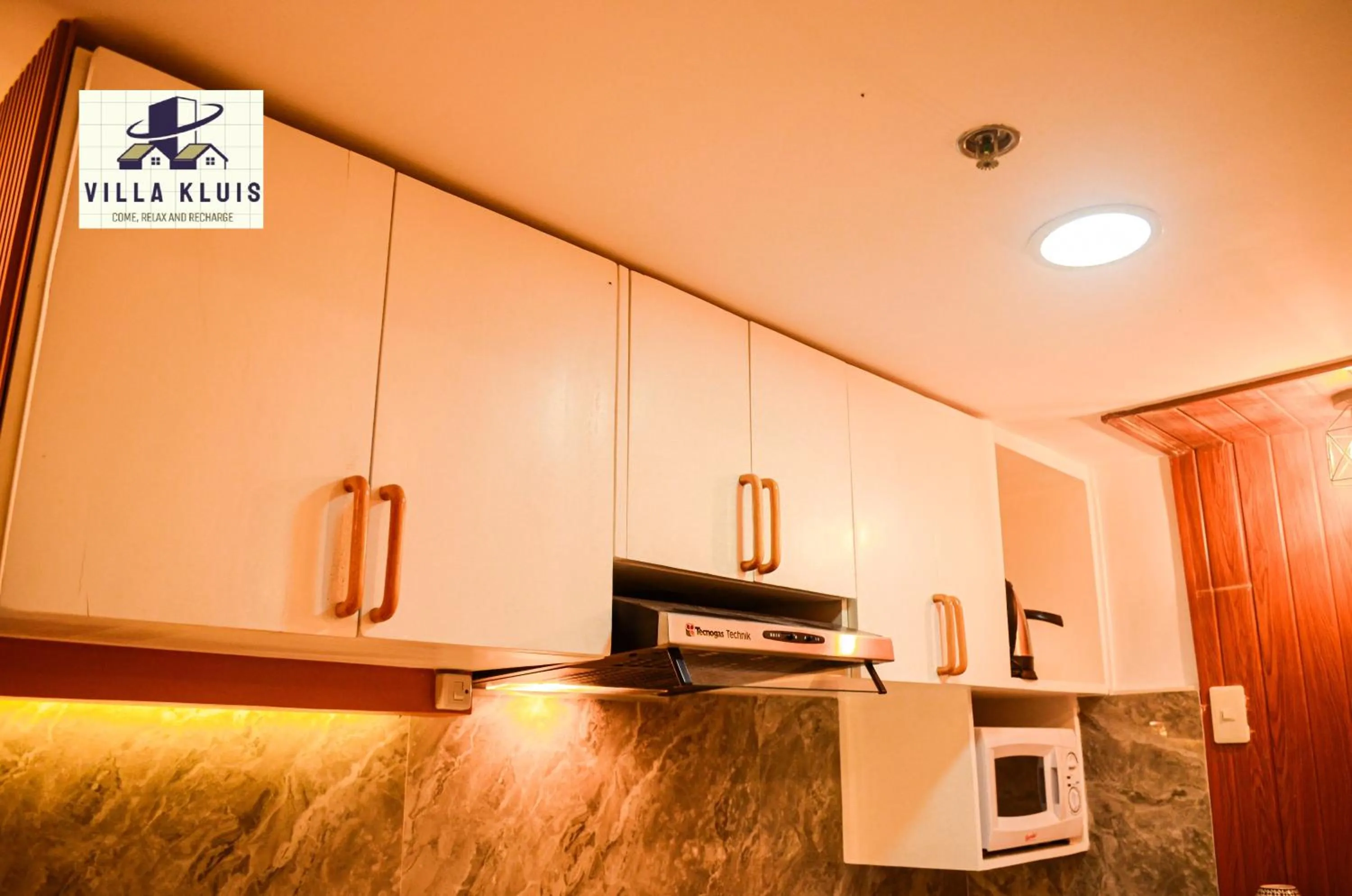 Tagaytay Cozy Staycation in Villa Kluis Pine Suite