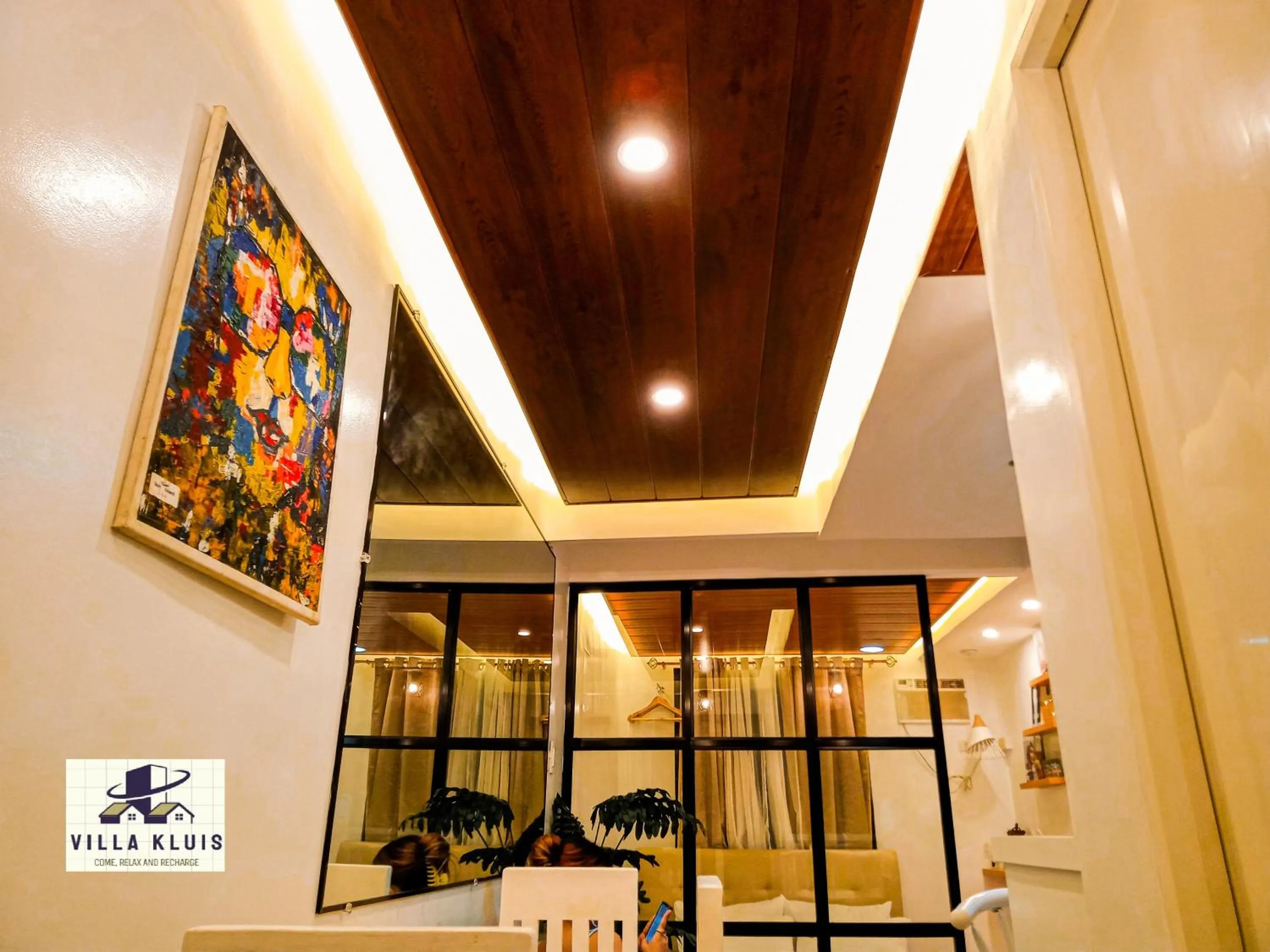 Bed in Tagaytay Cozy Staycation in Villa Kluis Pine Suite