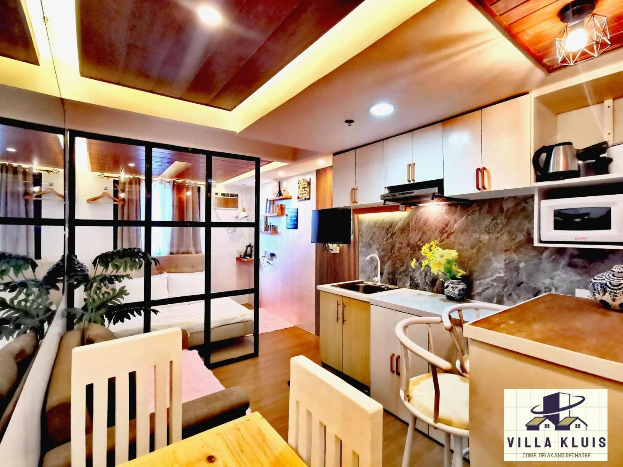 Tagaytay Cozy Staycation in Villa Kluis Pine Suite