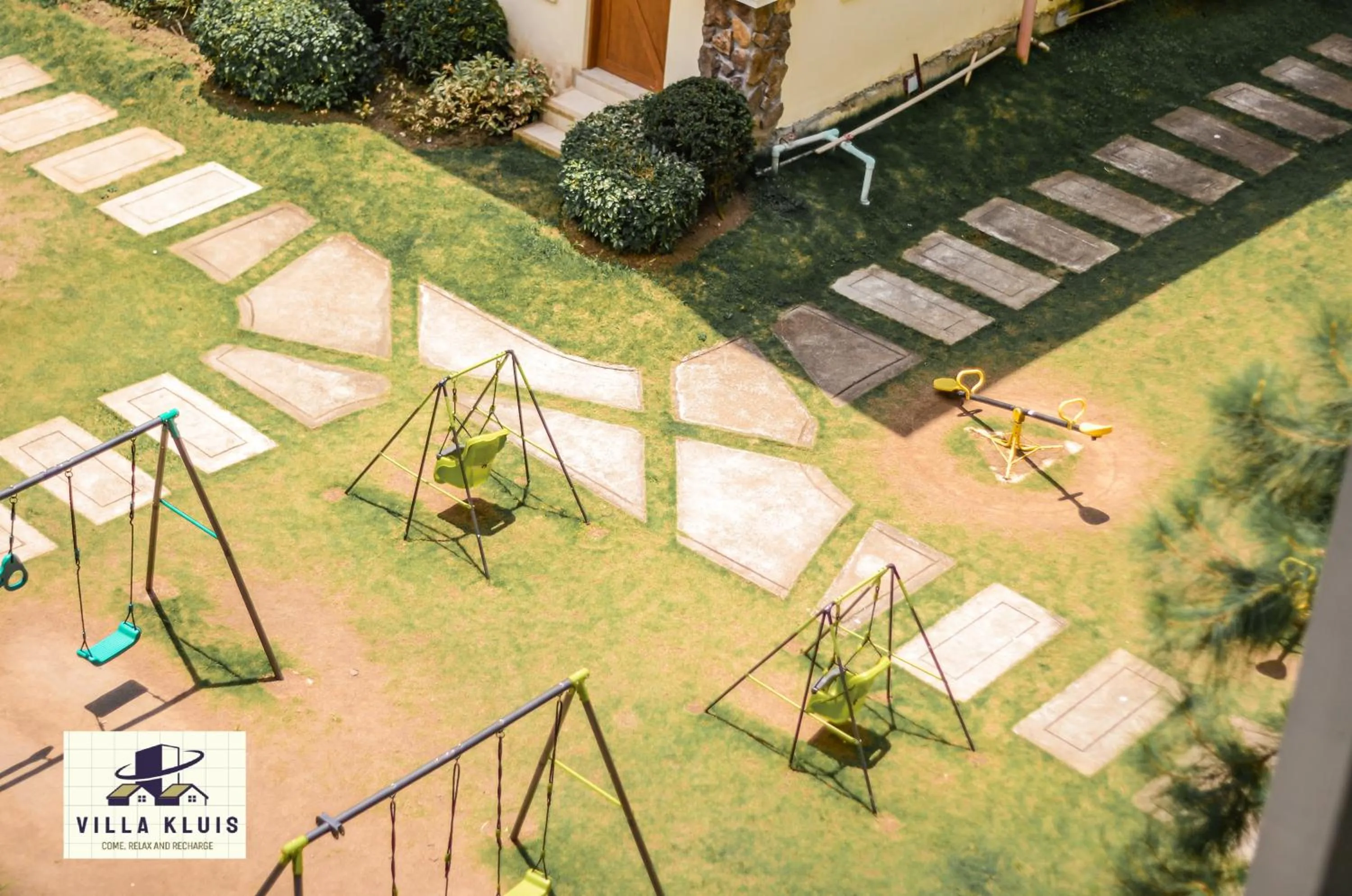 Tagaytay Cozy Staycation in Villa Kluis Pine Suite