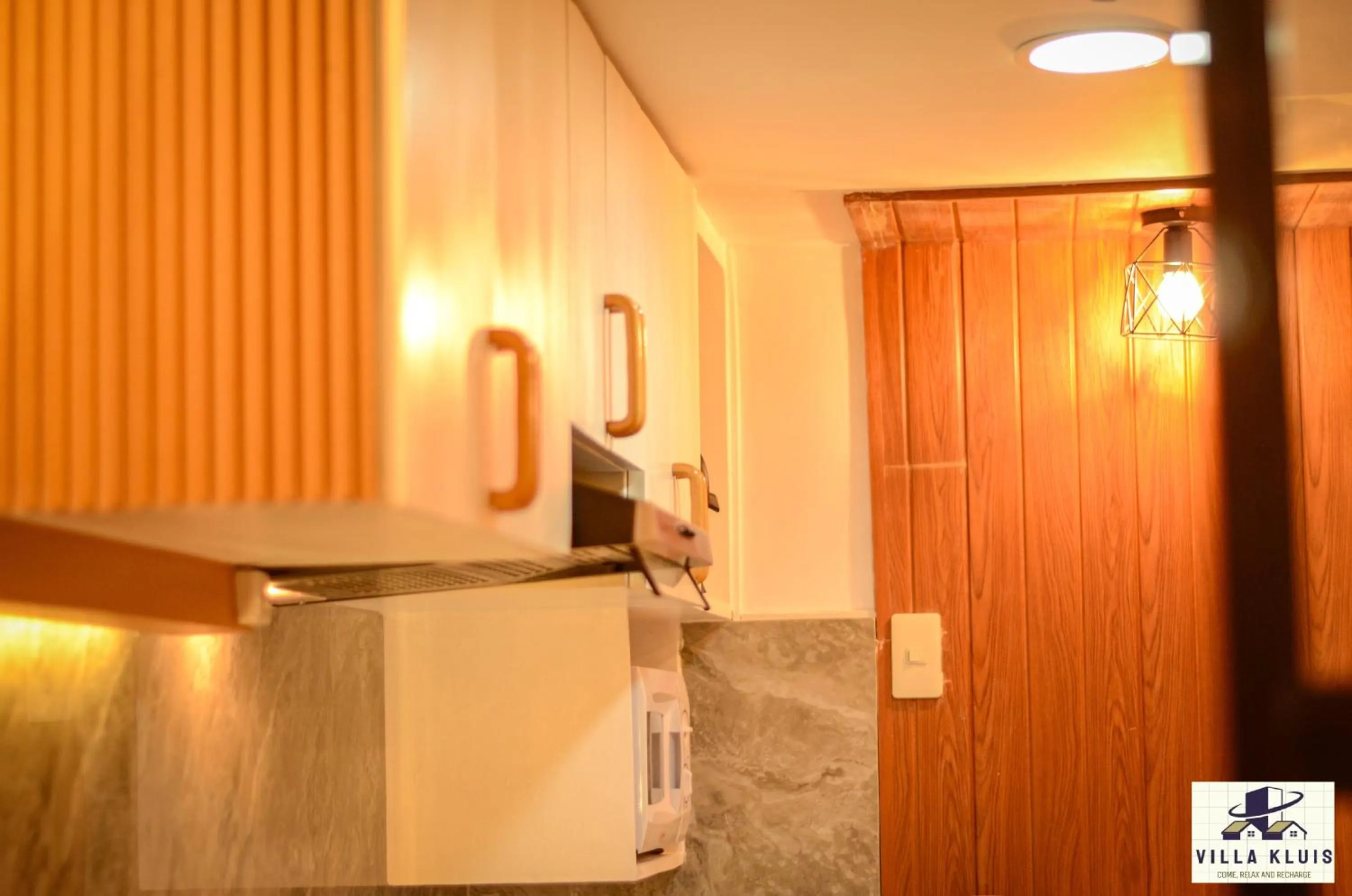 Tagaytay Cozy Staycation in Villa Kluis Pine Suite