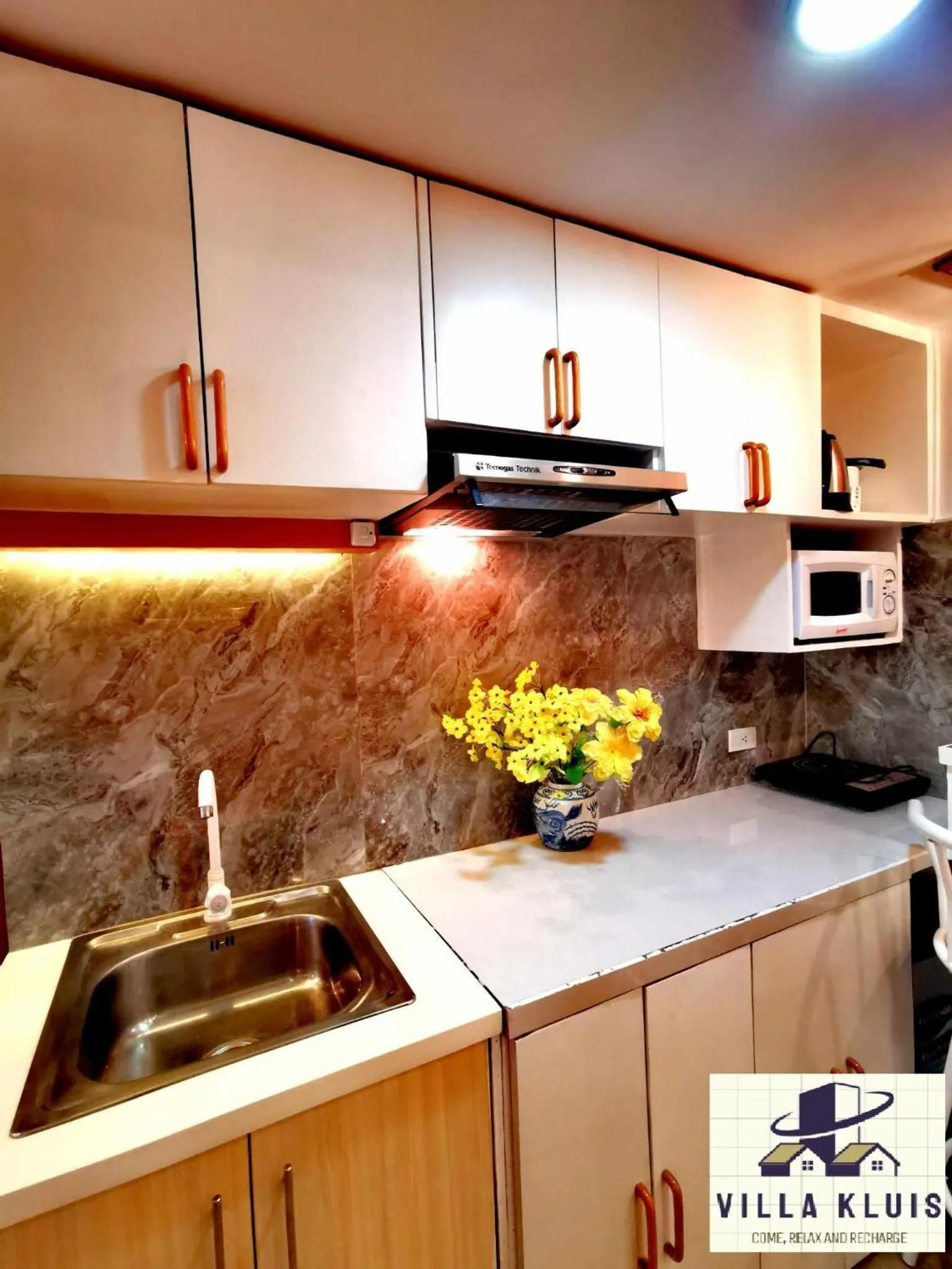 Tagaytay Cozy Staycation in Villa Kluis Pine Suite