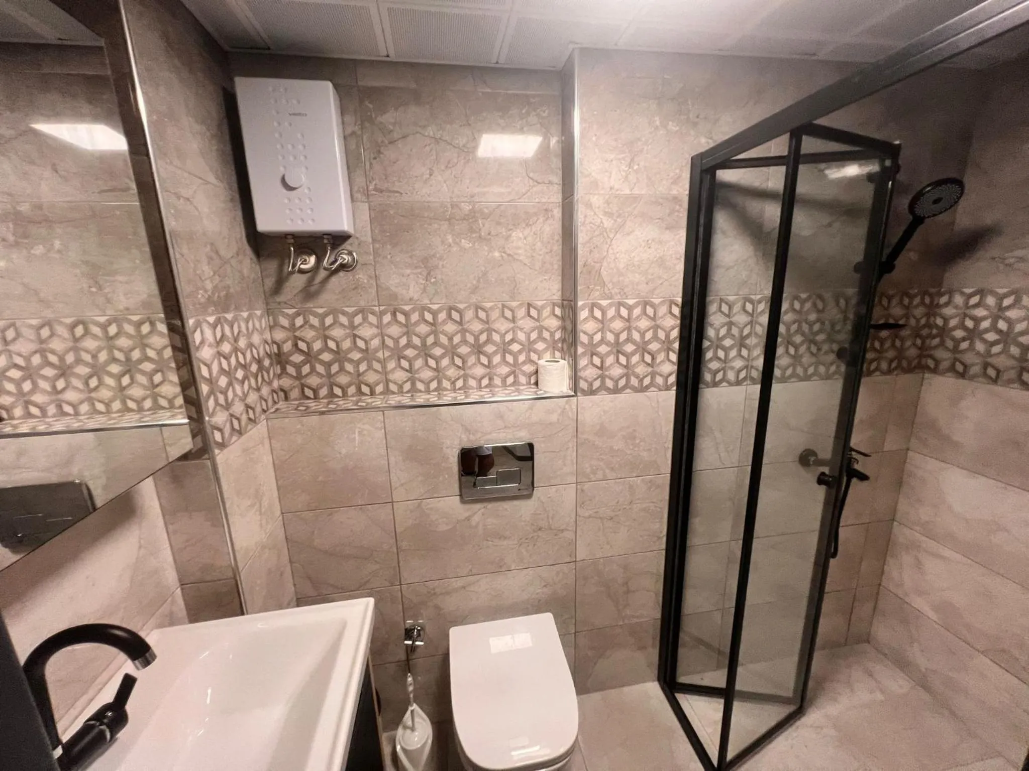 Shower in Hayal Fener