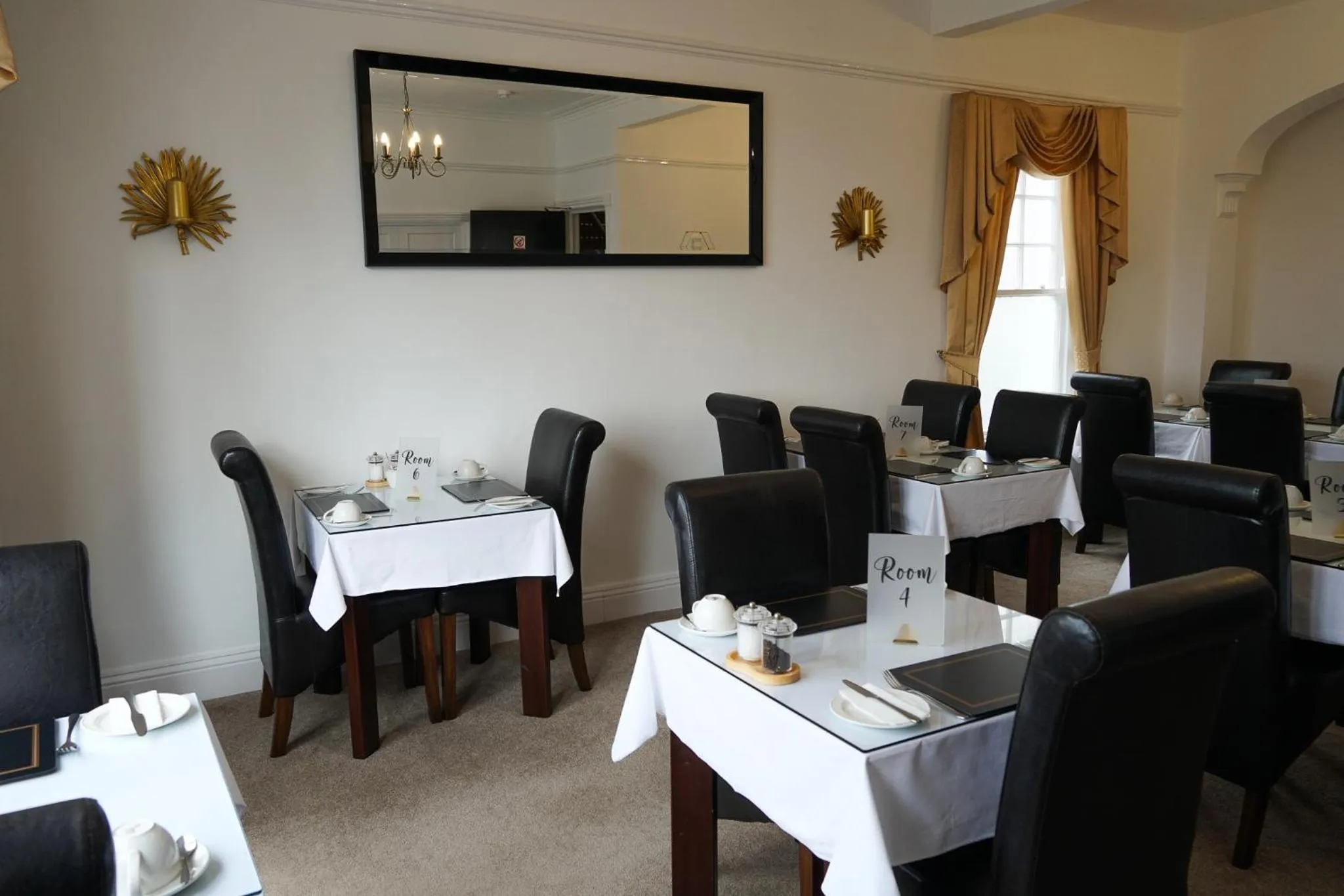 Dining area in The Sandpiper Guest House