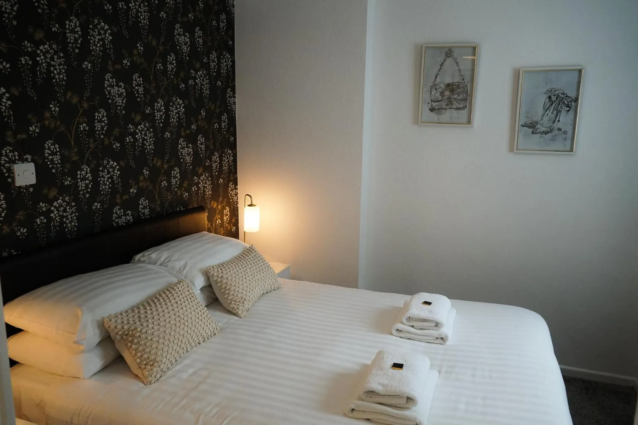 Bedroom, Bed in The Sandpiper Guest House