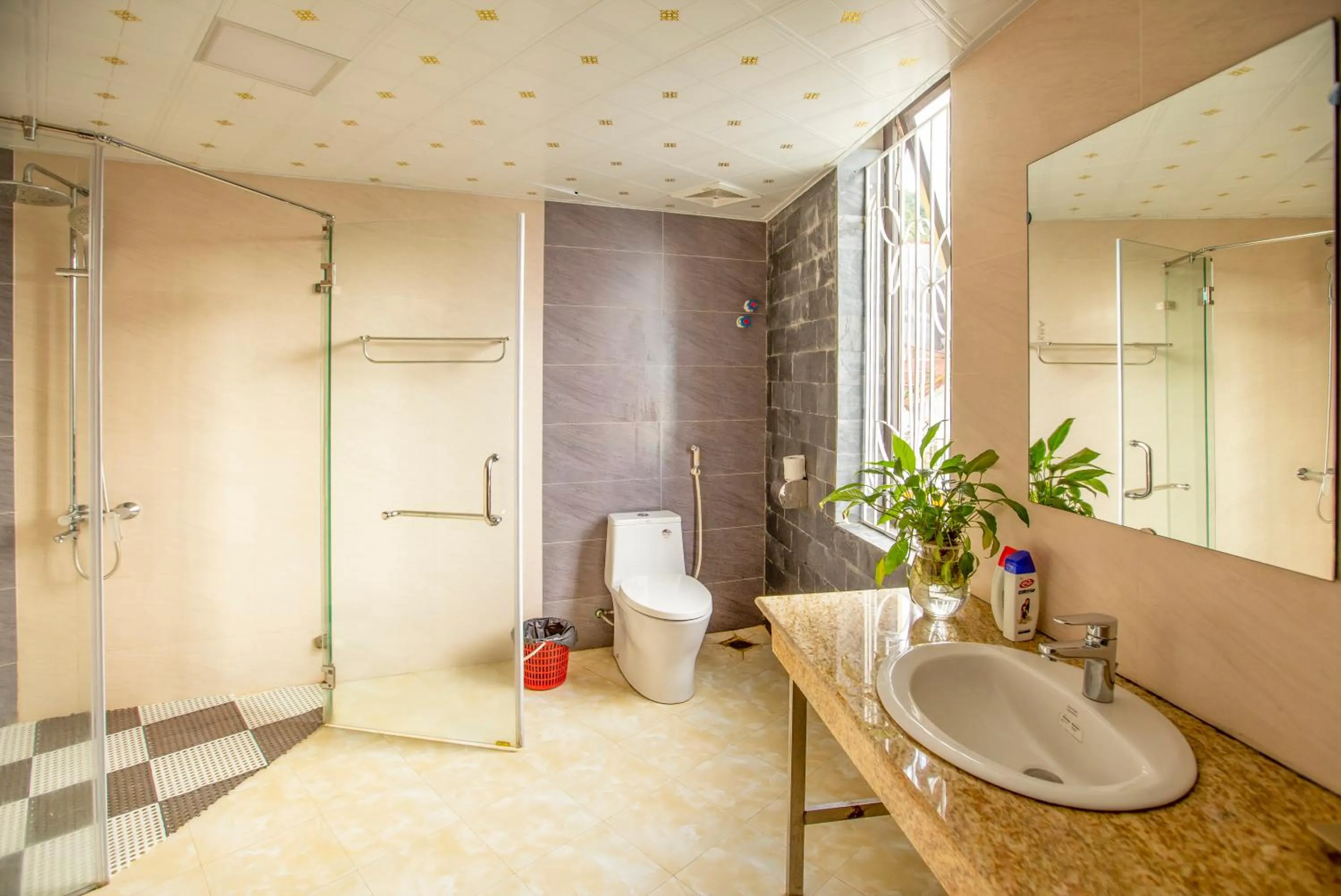 Shower in Grand Flamant Hotel Sapa