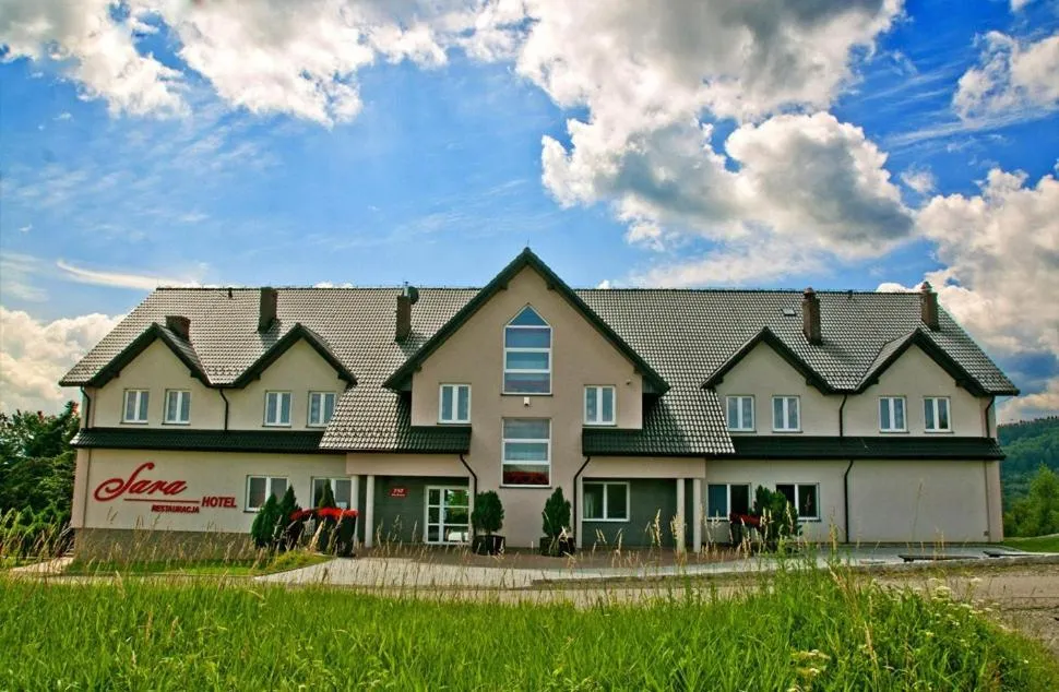 Property building in Hotel Restauracja Sara