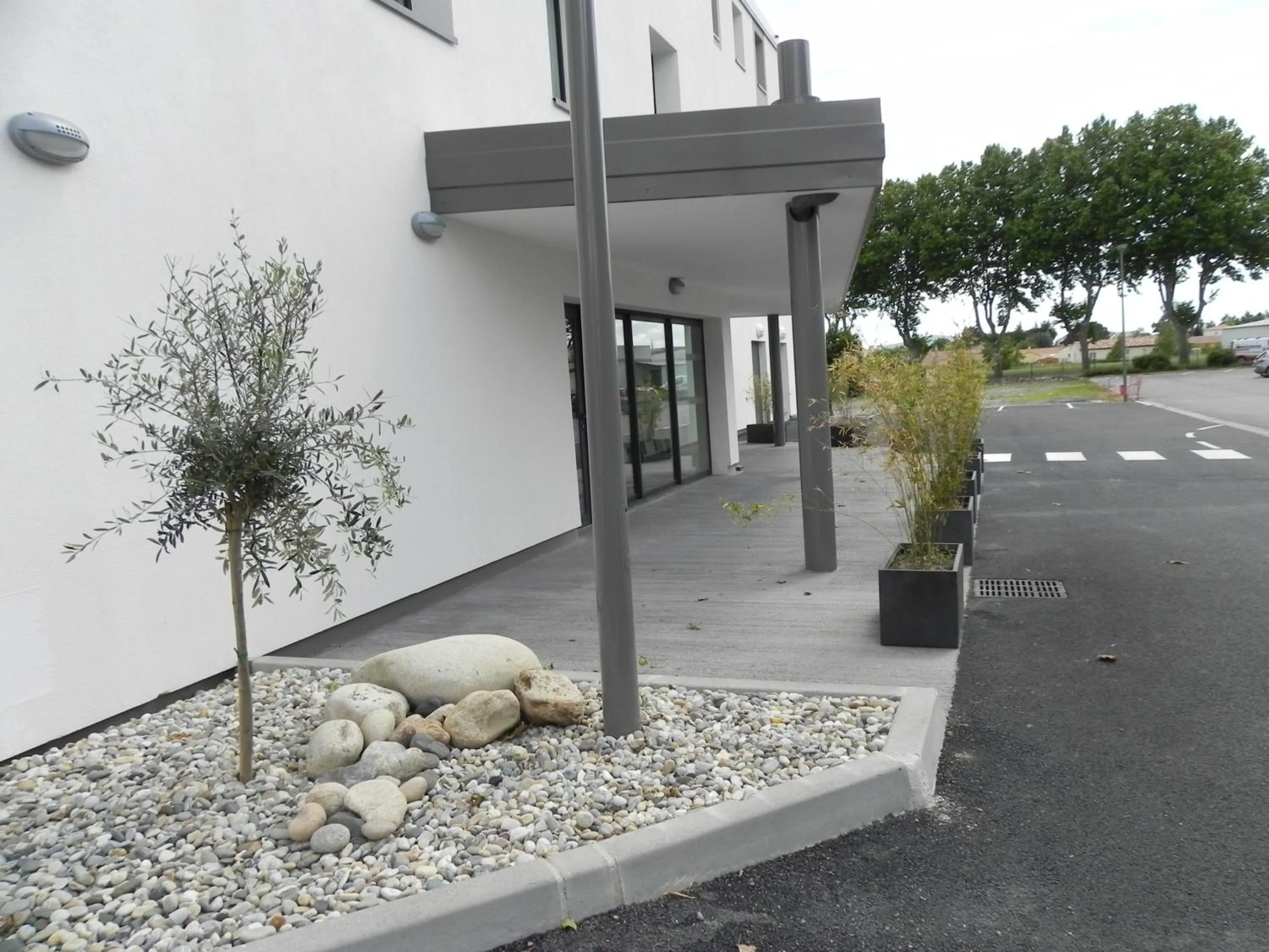 Facade/entrance in B&B HOTEL Aubenas