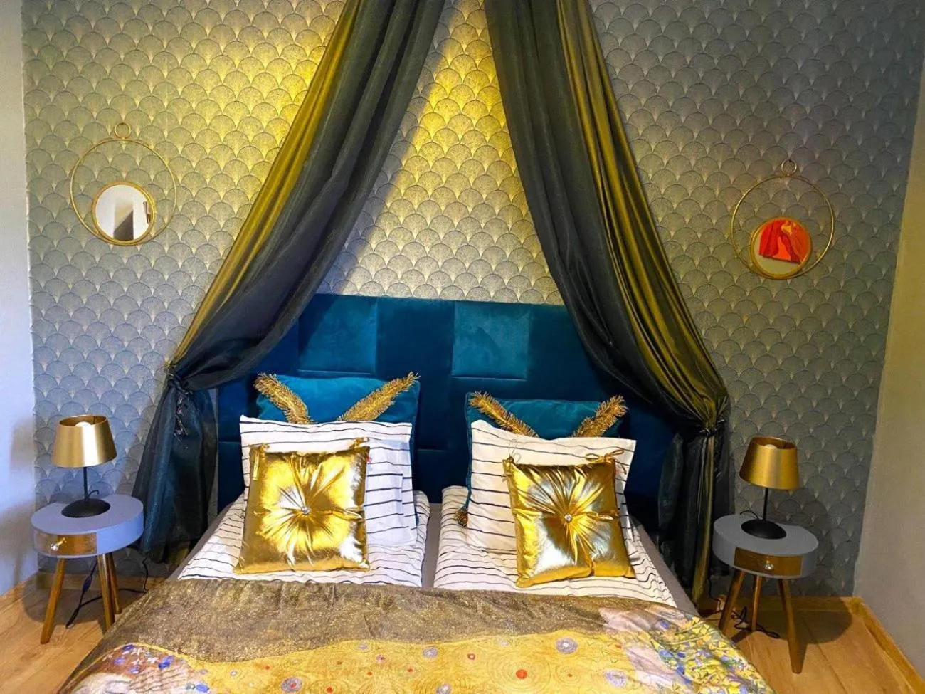 Bed in Gold room