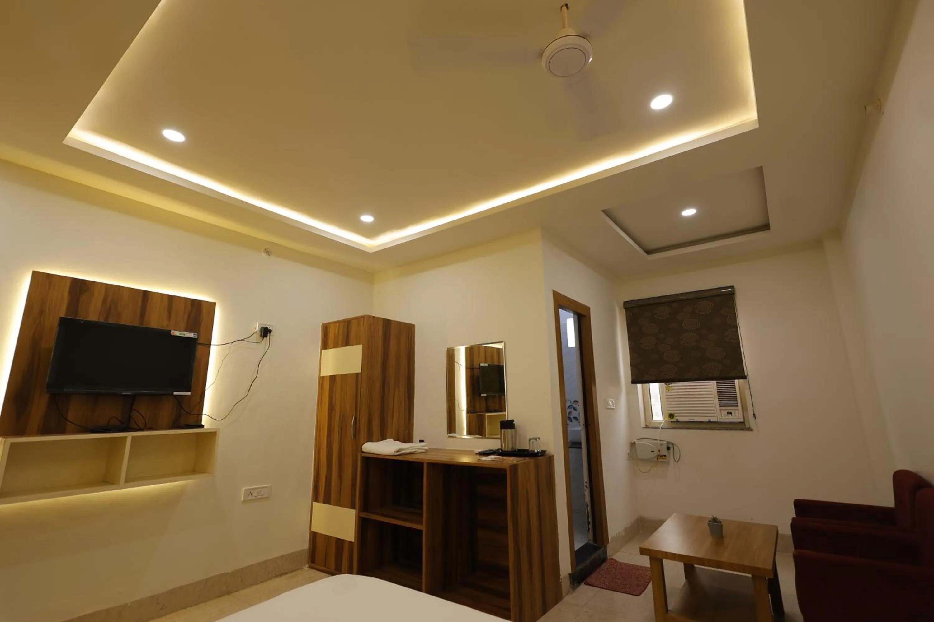 TV and multimedia, Bed in Silver Oaks Inn