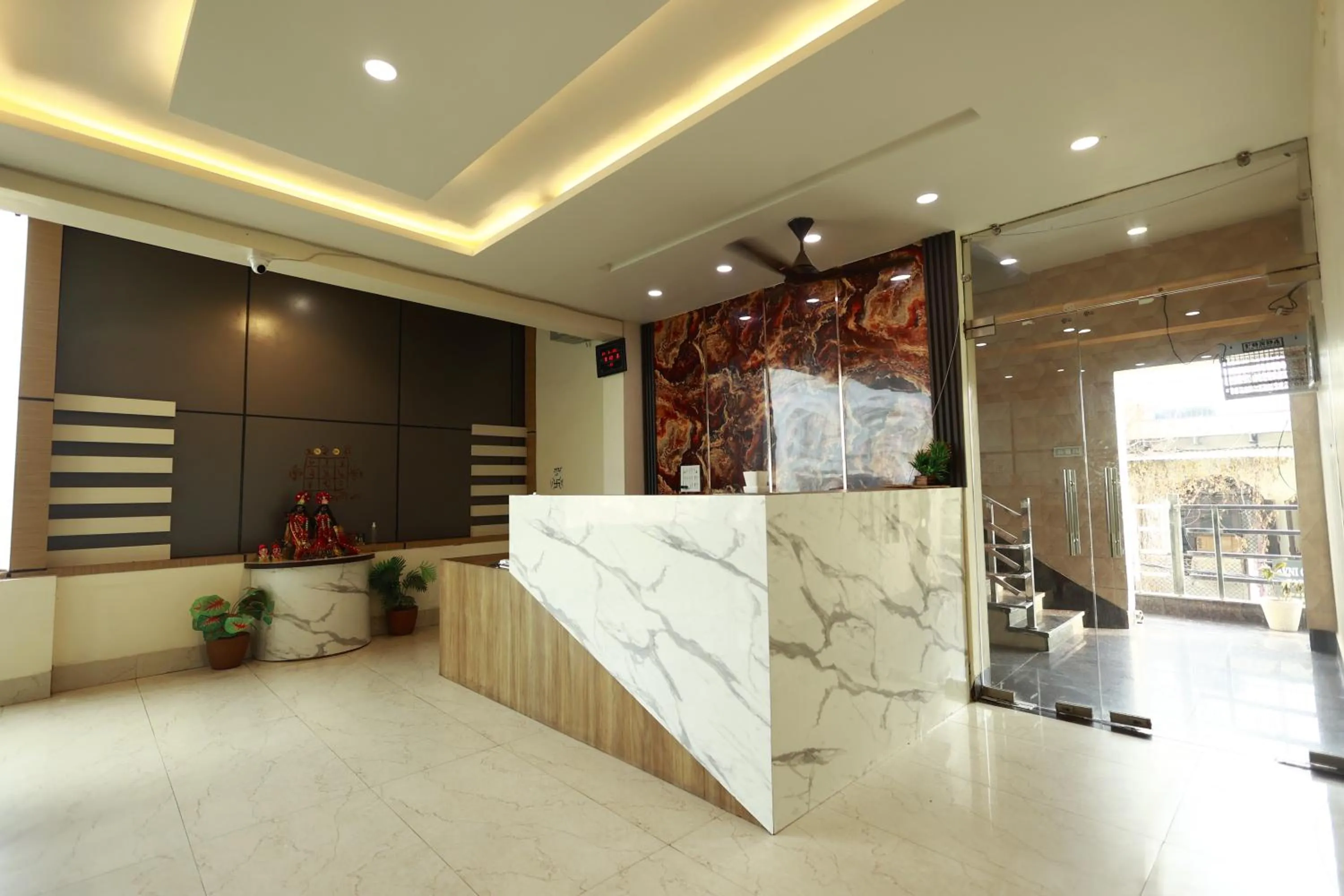 Lobby or reception in Silver Oaks Inn