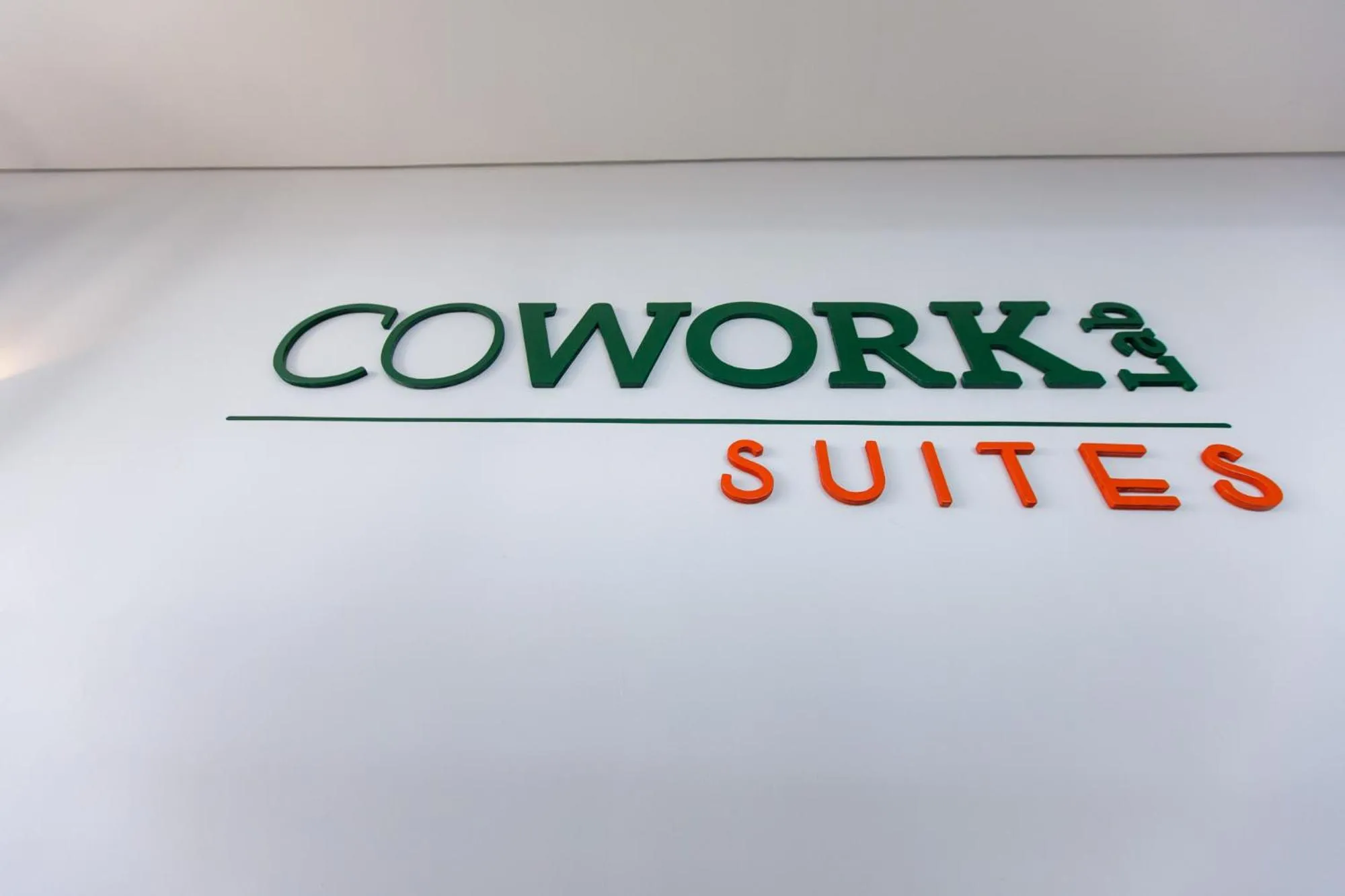 Logo/Certificate/Sign in Cowork Lab Suites