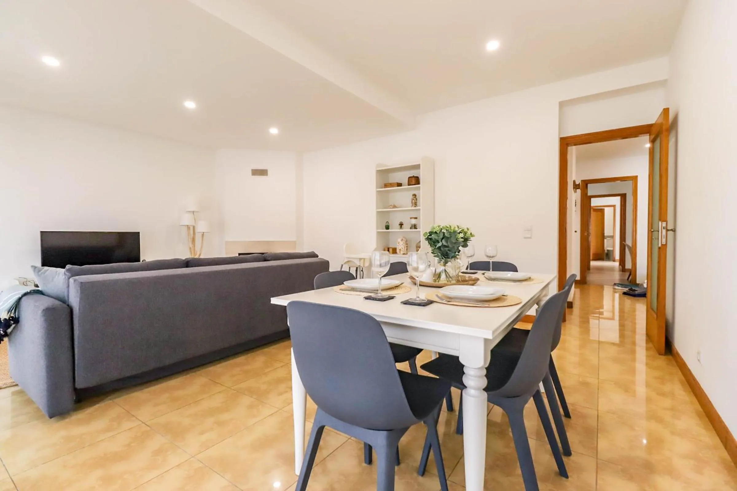 Dining area in Flor do Mar - Spacious Apartment with Balcony
