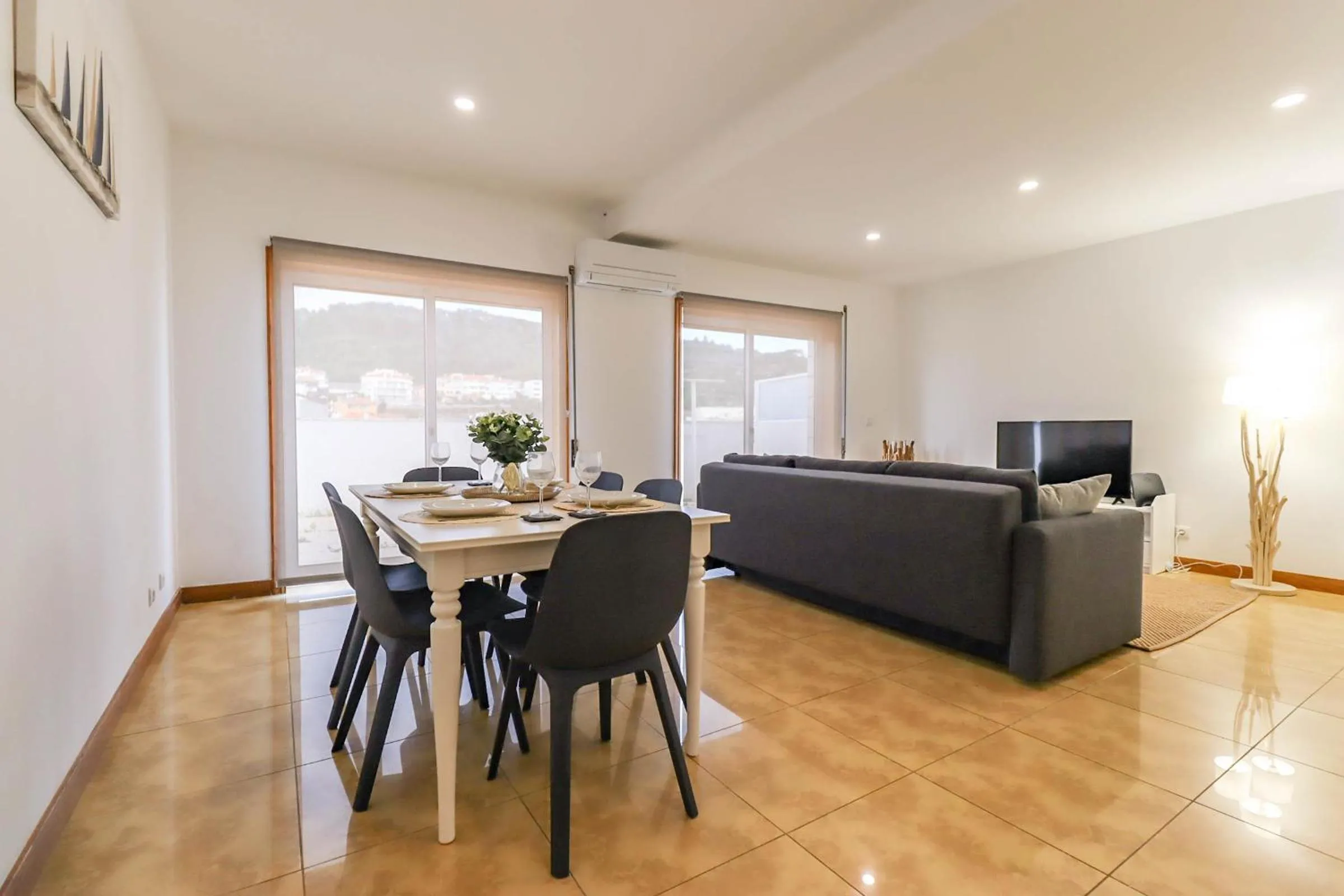 TV and multimedia in Flor do Mar - Spacious Apartment with Balcony