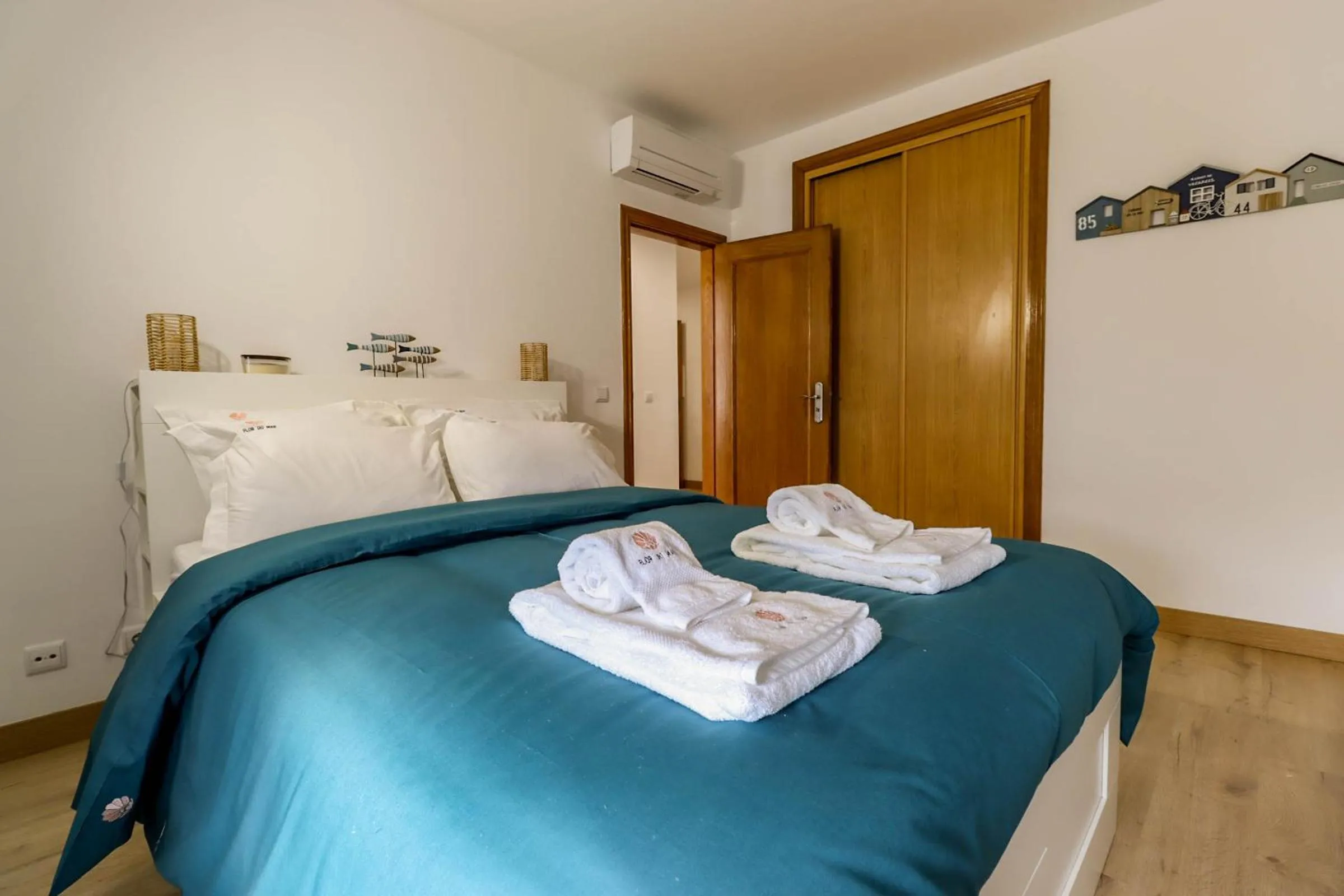 Bed in Flor do Mar - Spacious Apartment with Balcony