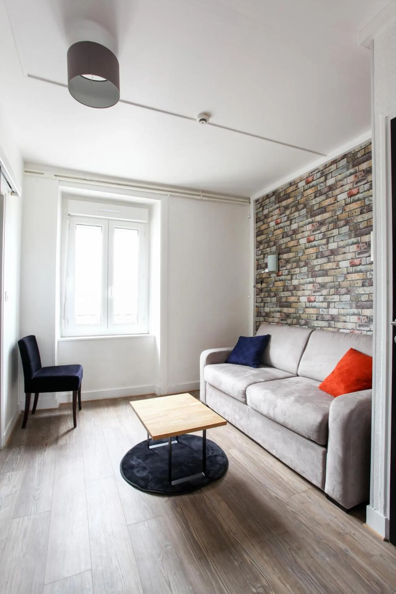 Photo of the whole room in Contact Hôtel de Matignon