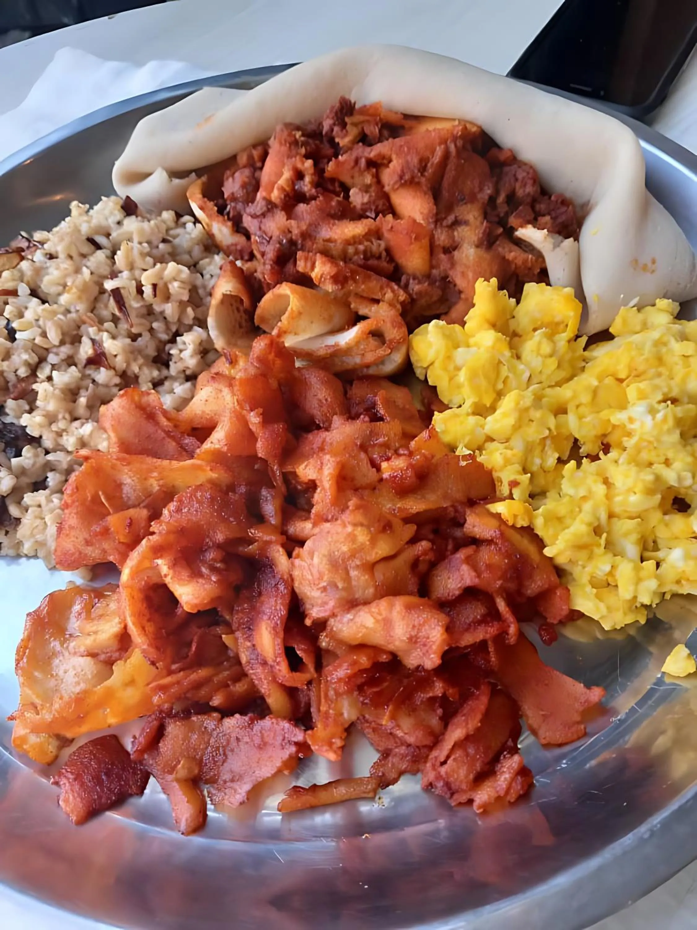 Food and drinks in Tryst Boutique Hotel