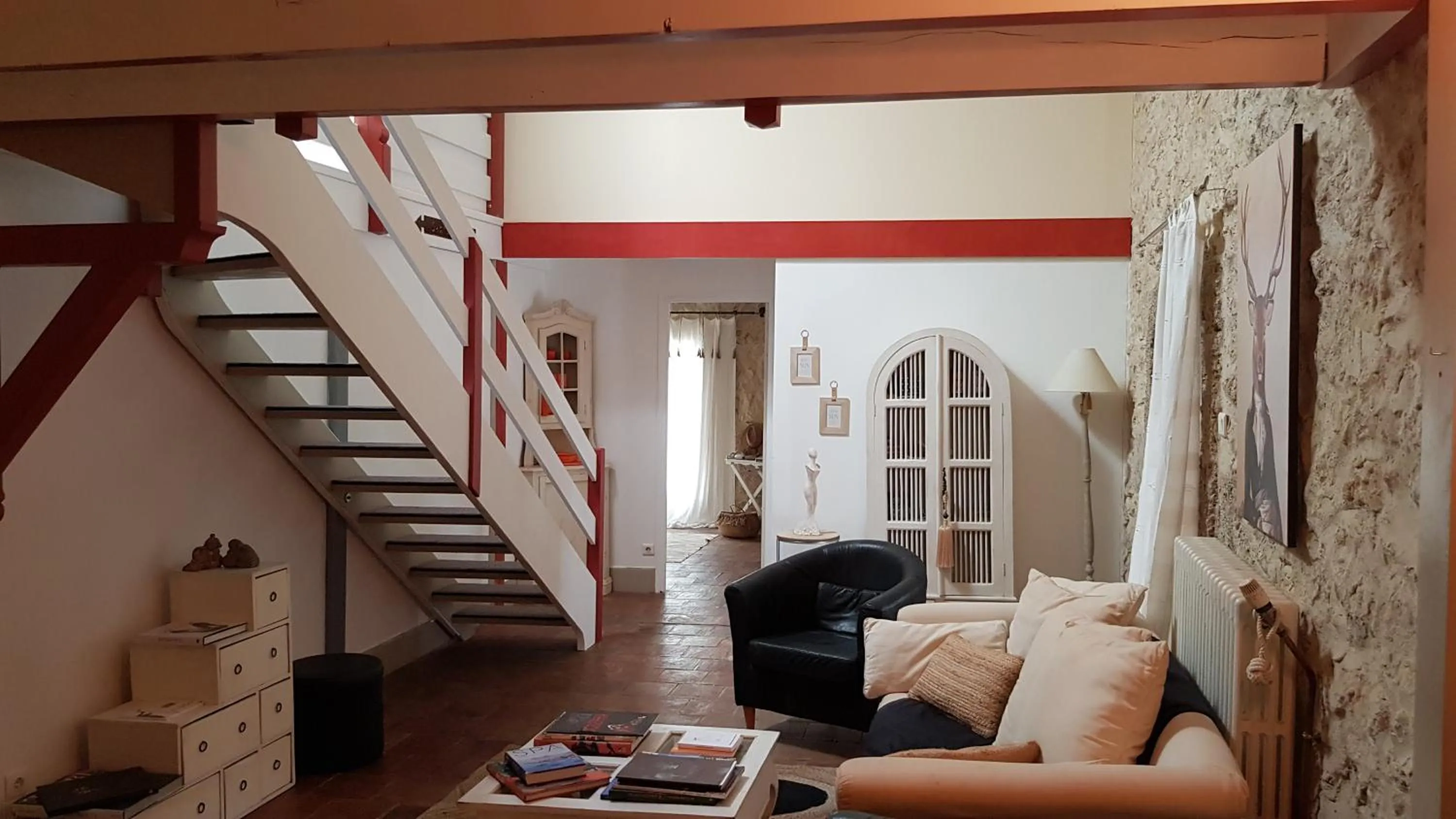 Internal: Not applicable to any particular room in La Demeure du Pressoir