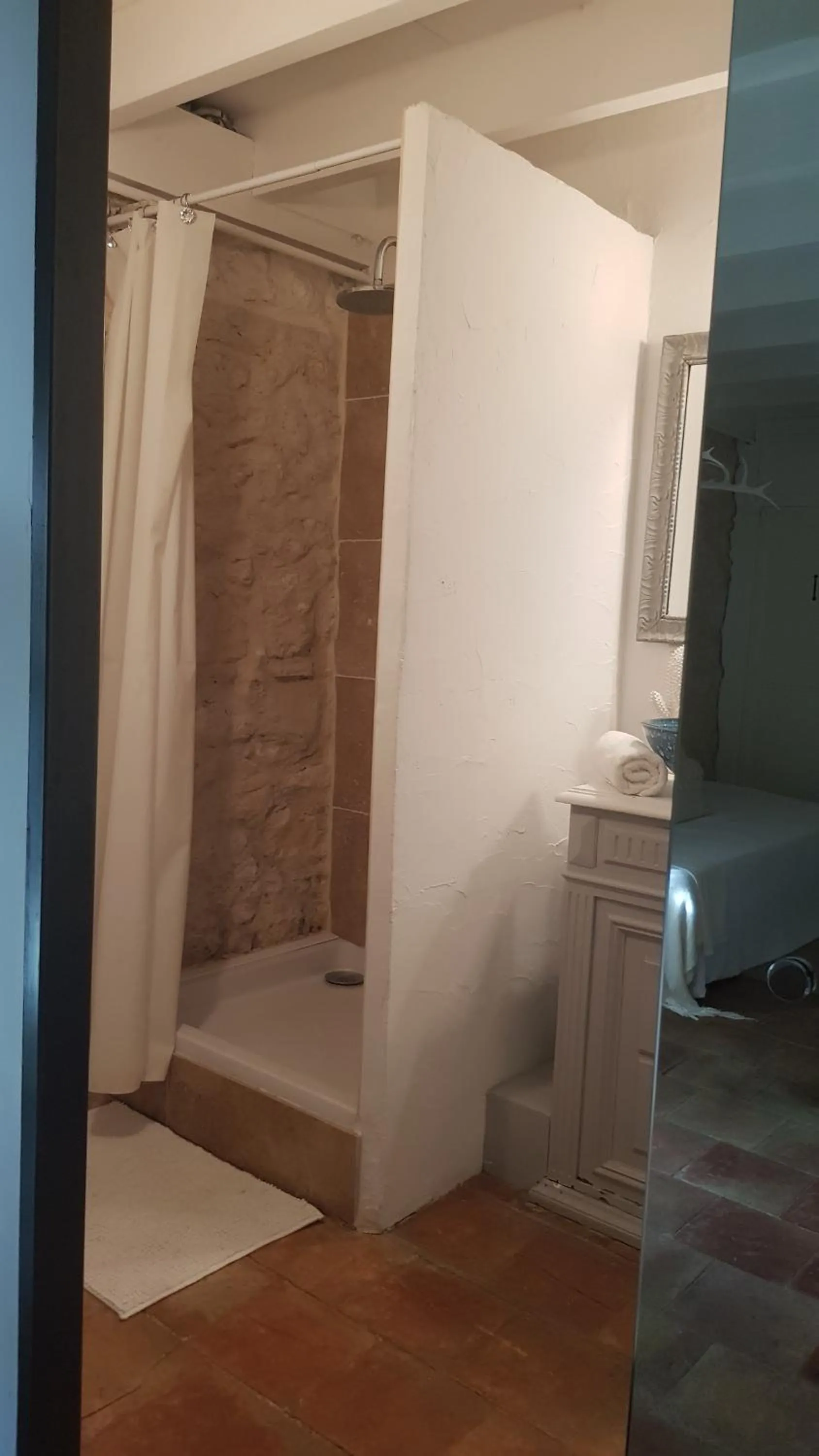 Bathroom in La Demeure du Pressoir