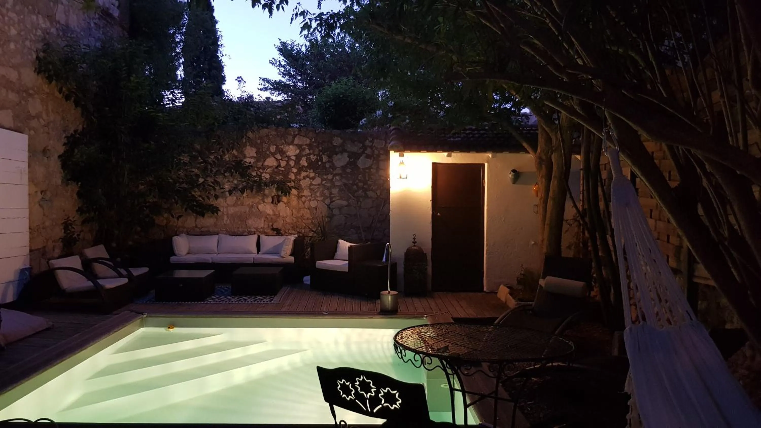 Swimming pool in La Demeure du Pressoir