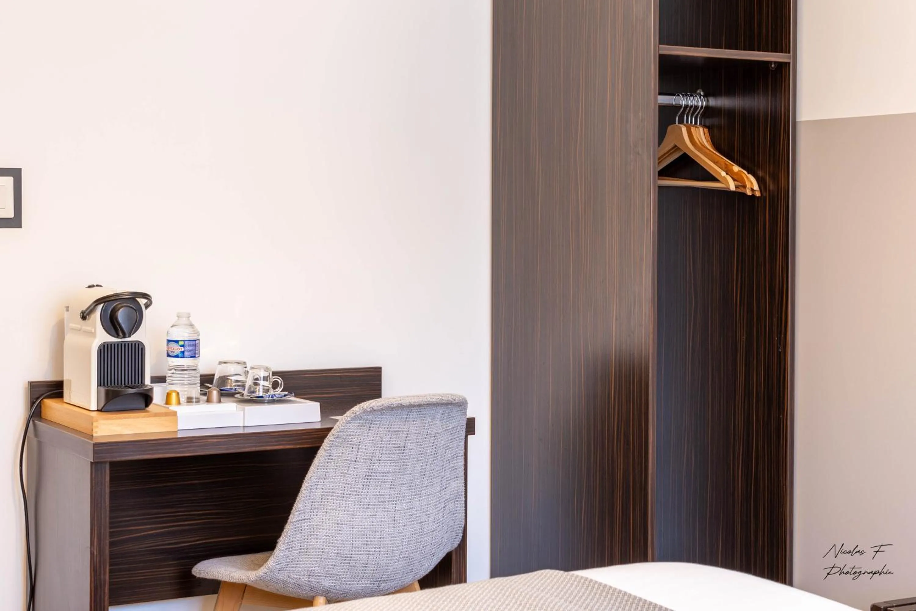 Coffee/tea facilities, Bed in Hotel de la Cathedrale