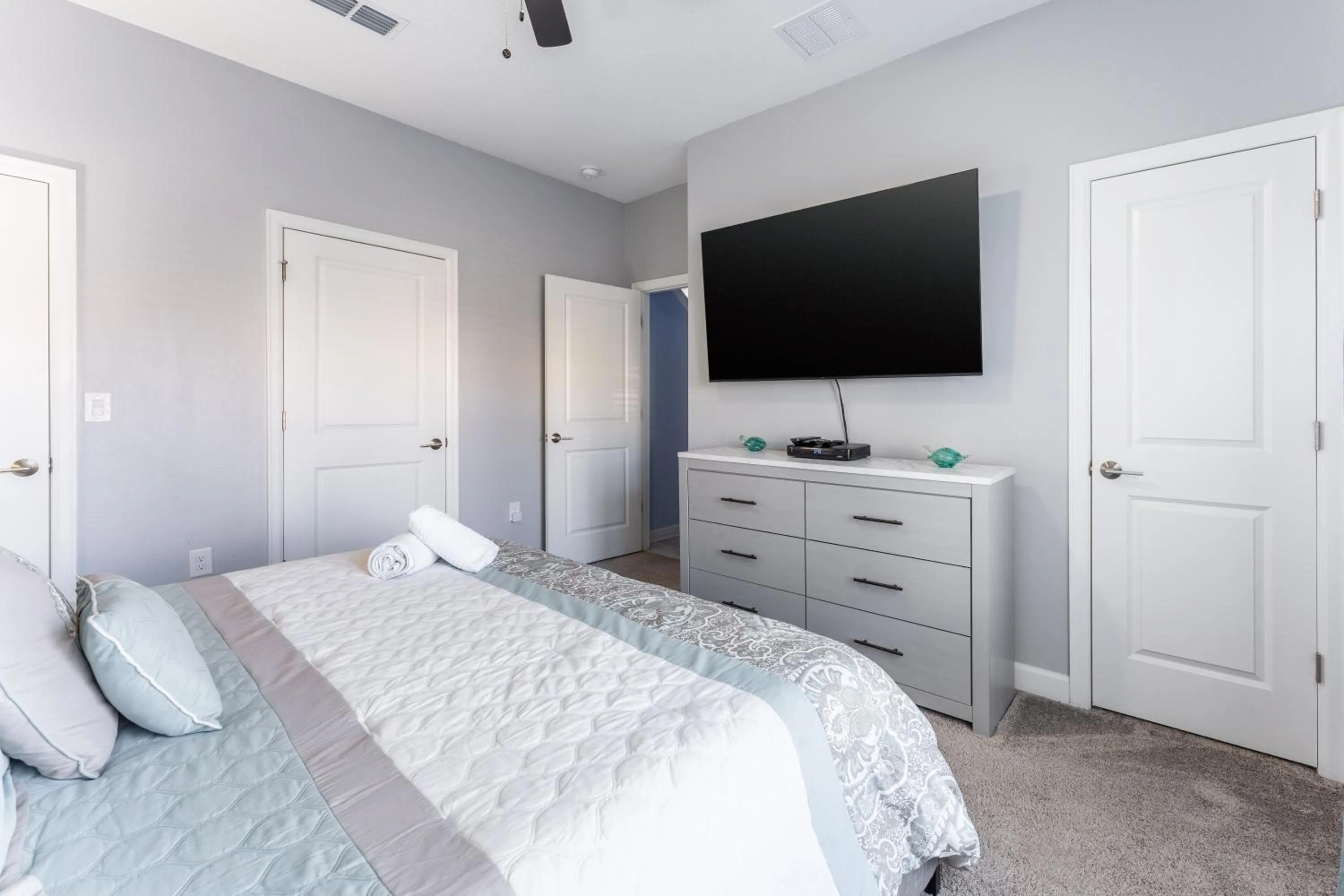 Bed in Family Retreat near Disney with Pool & Hot Tub!