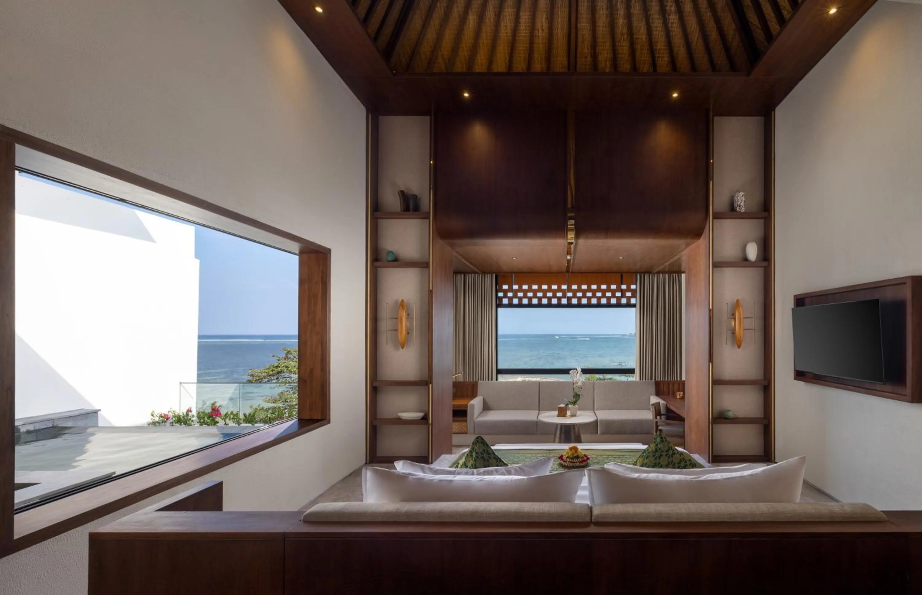 TV and multimedia in Sumitra Luxury Villas & Resort by Pramana