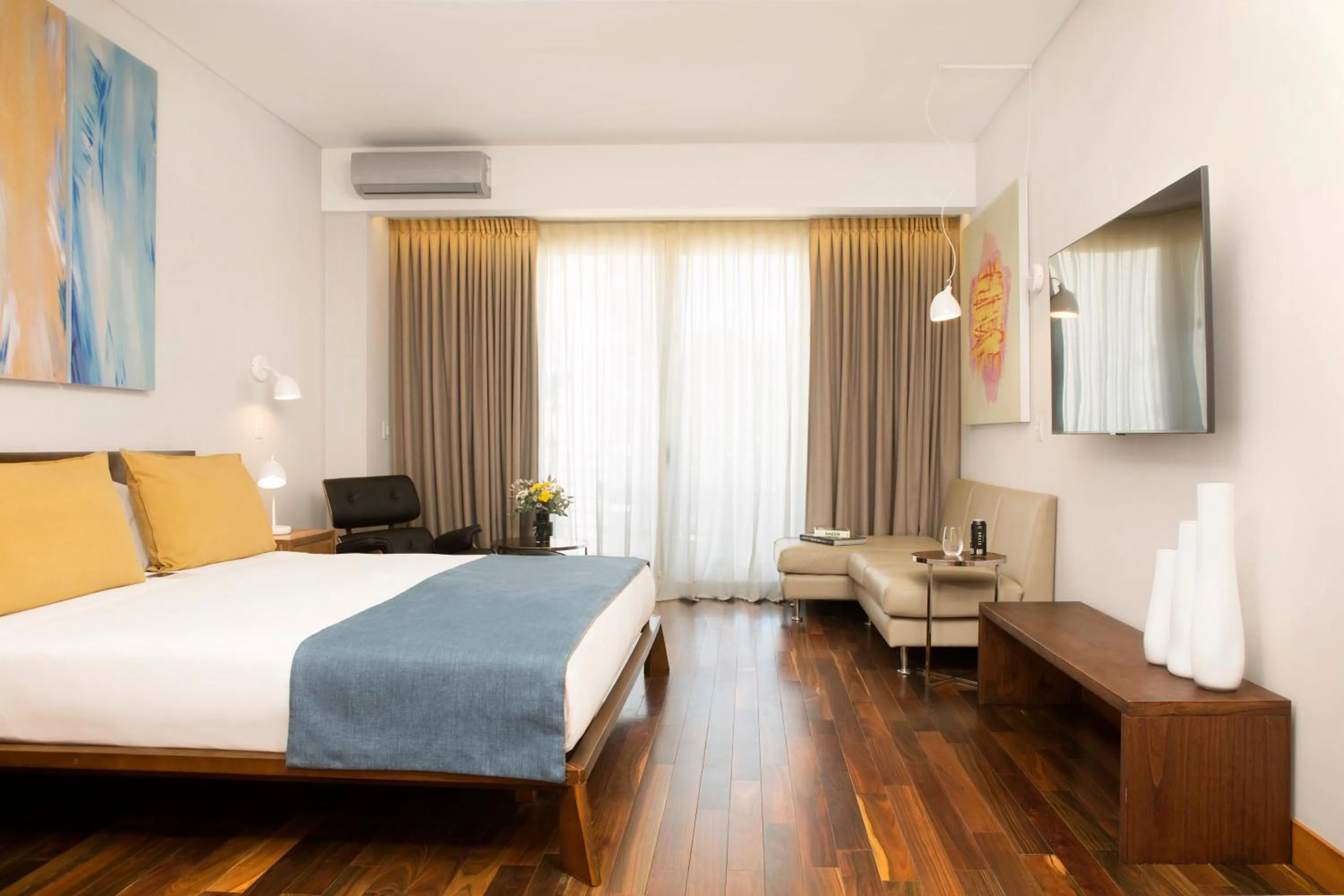 Photo of the whole room, Bed in Palo Santo Hotel