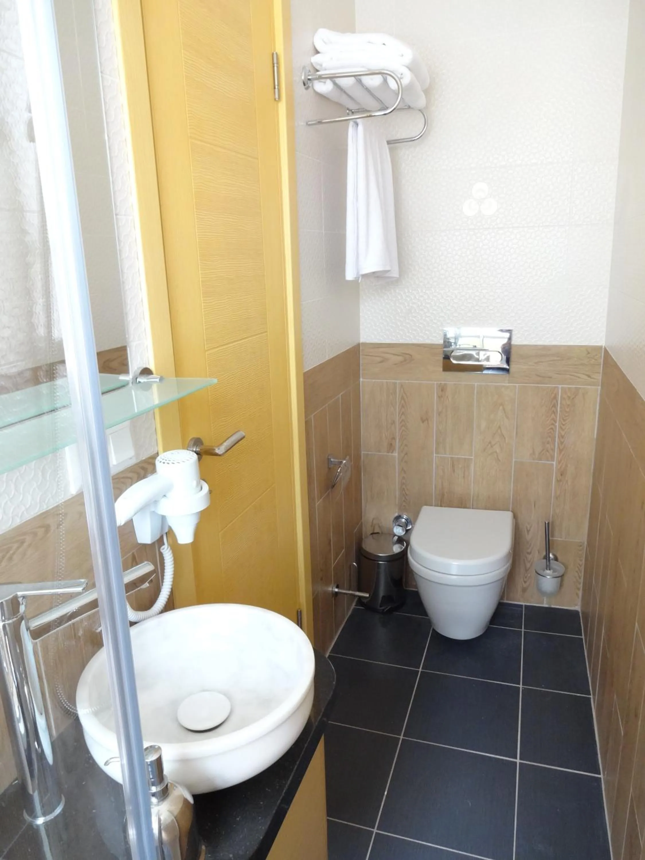 Bathroom in Bunkahaus