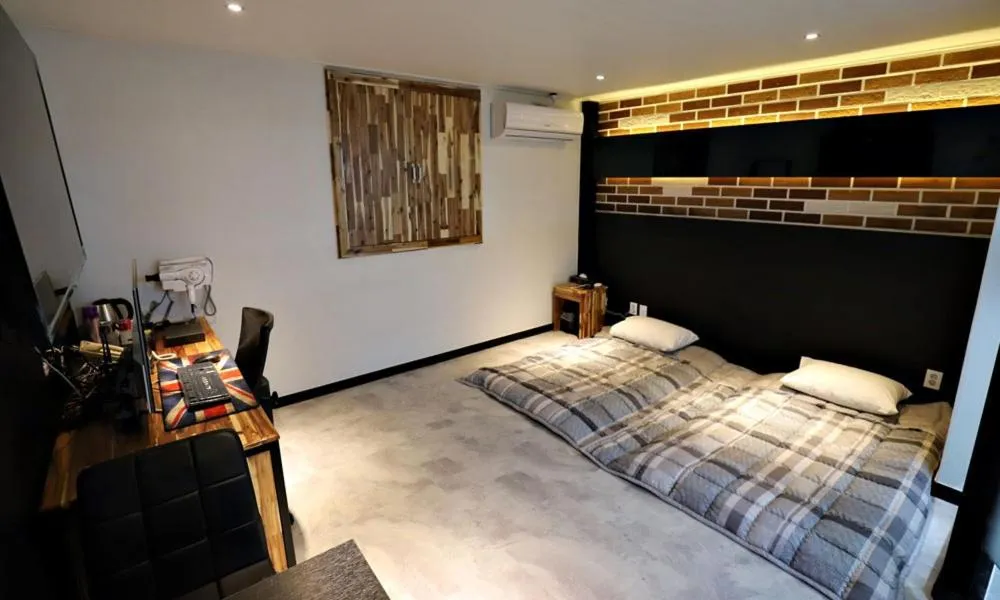 Photo of the whole room, Bed in Incheon Illuwa Hotel