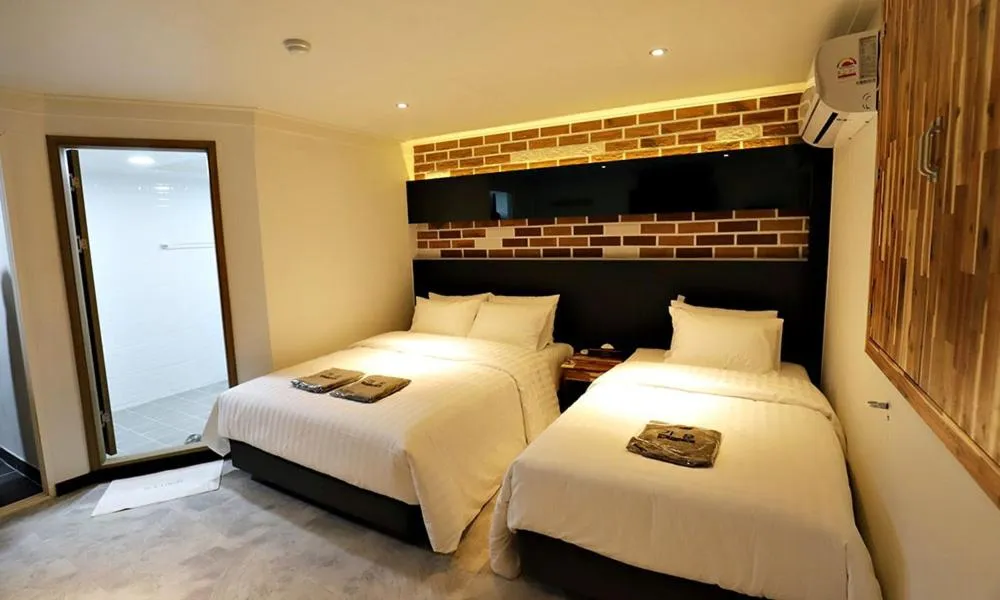 Photo of the whole room, Bed in Incheon Illuwa Hotel