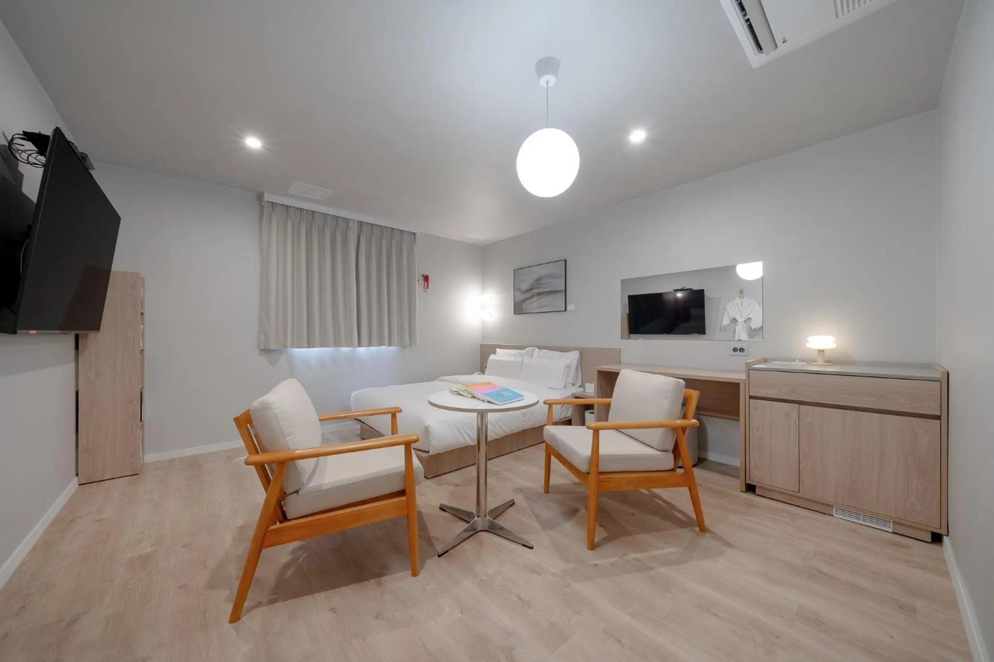 TV and multimedia in Cheonan Aank Hotel Seongjeong