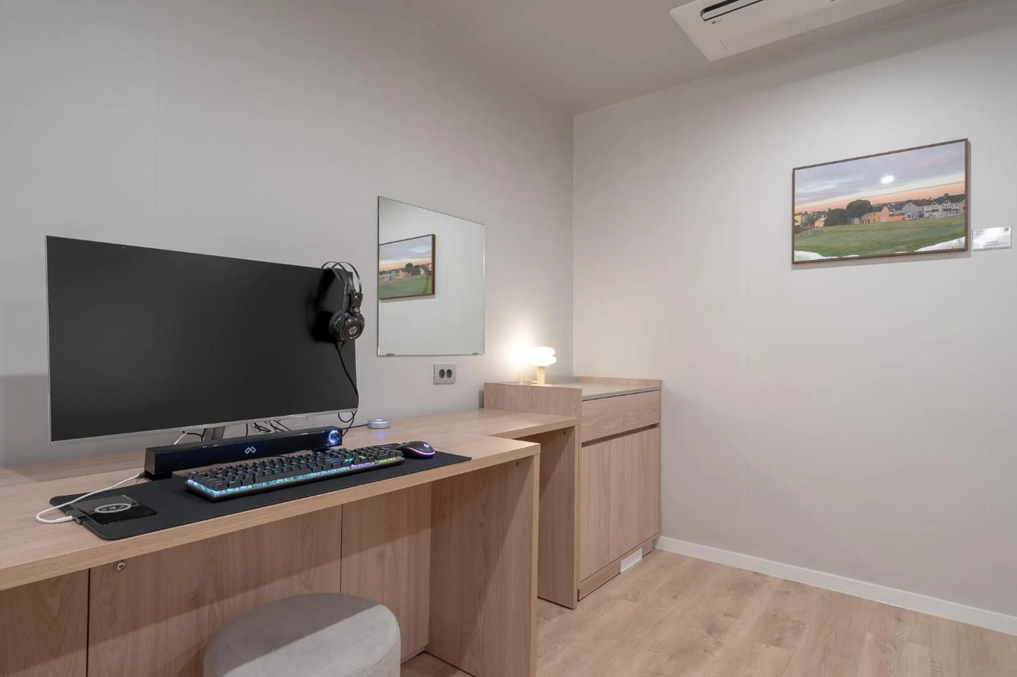 TV and multimedia in Cheonan Aank Hotel Seongjeong