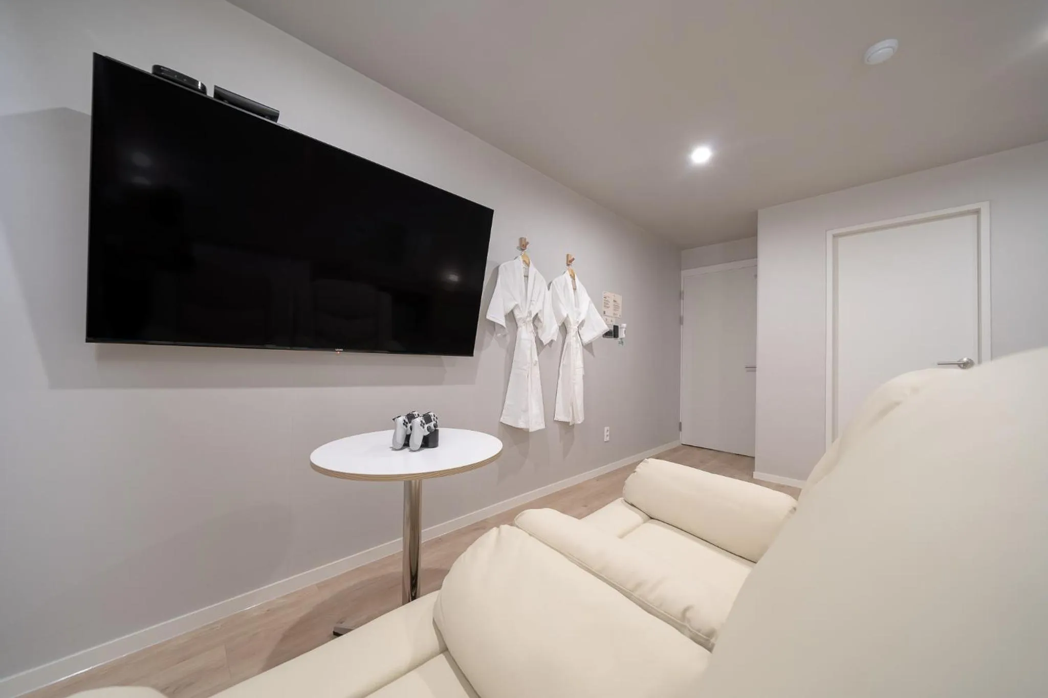 TV and multimedia in Cheonan Aank Hotel Seongjeong