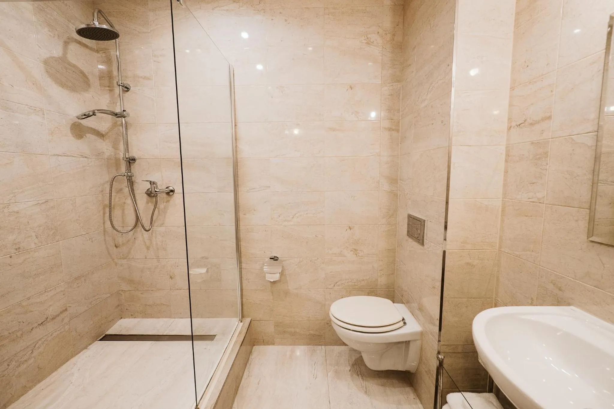 Bathroom in Hotel Groman