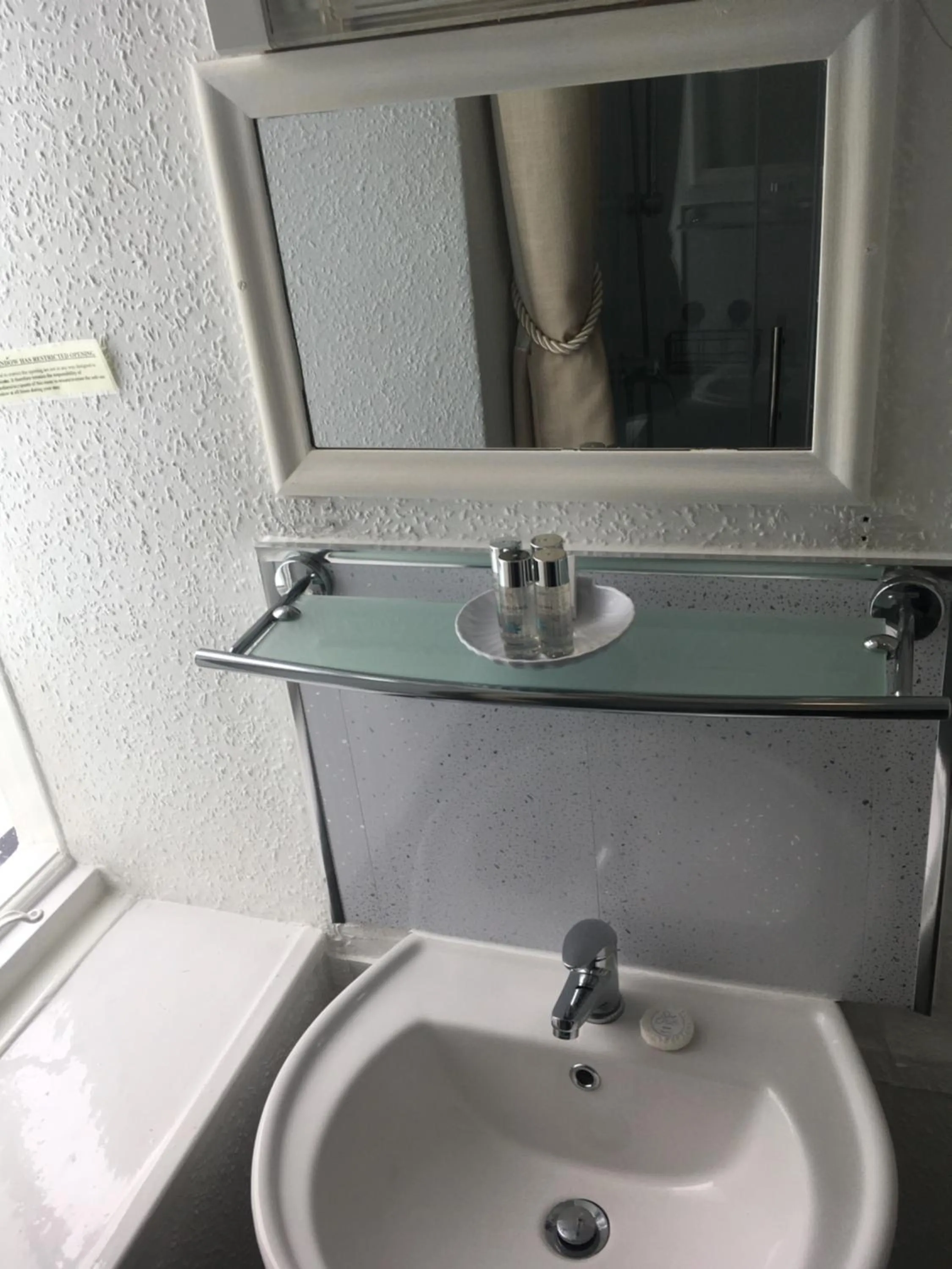 Bathroom in Newburgh Guesthouse