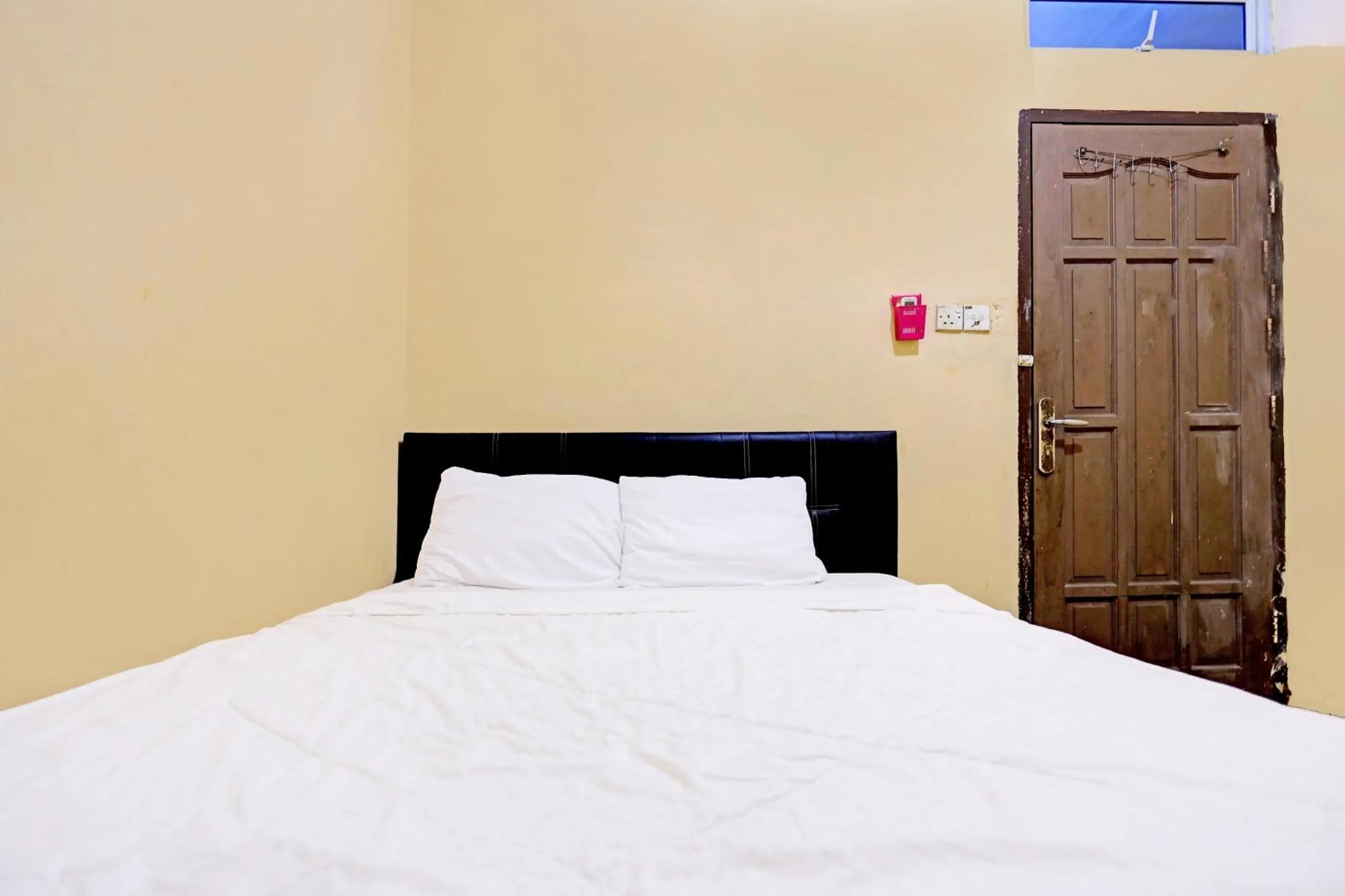 Budget Double Room in Hotel O Toyo Homestay Syariah