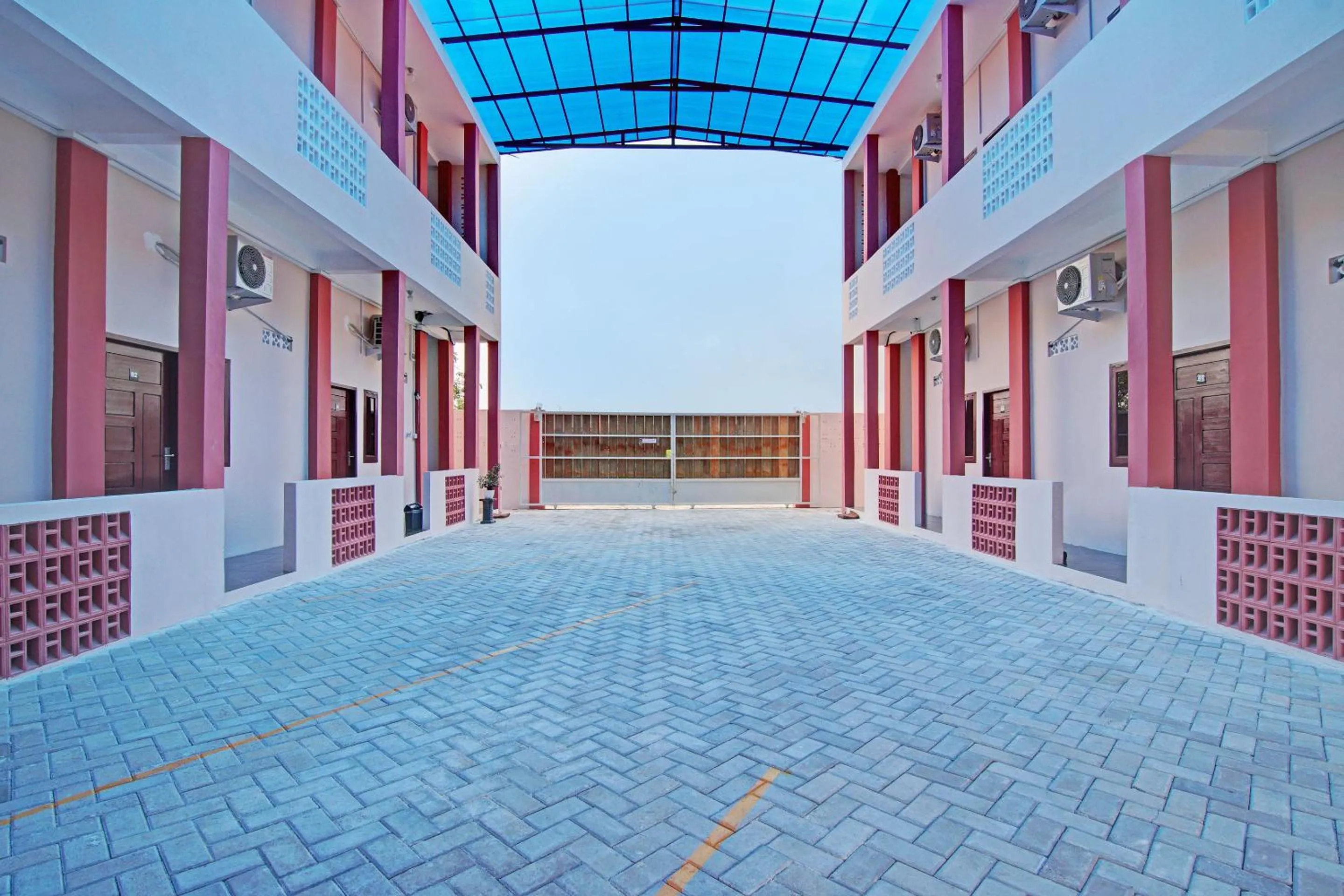 Lobby or reception in OYO 92946 Dekna Homestay Syariah