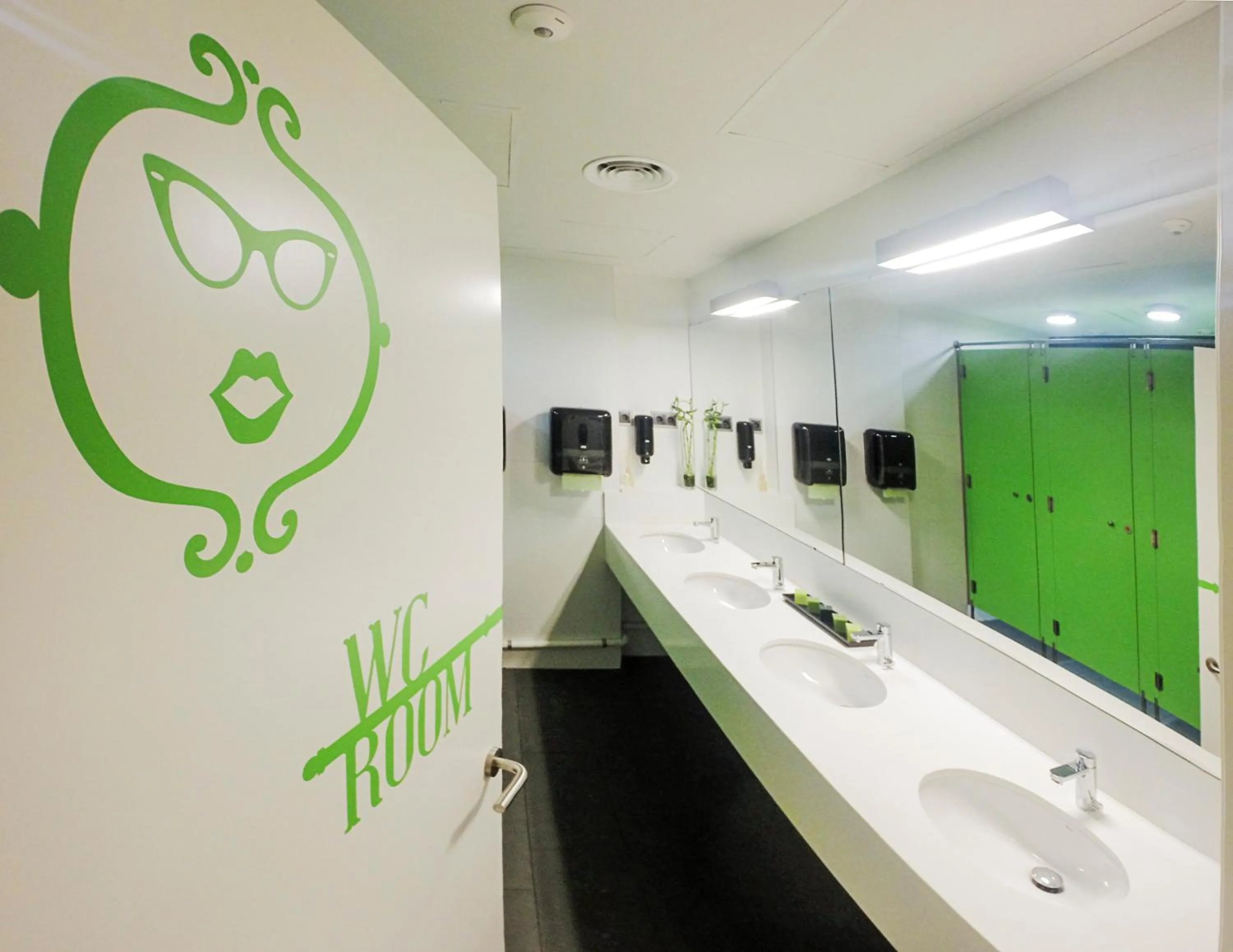 Bathroom in Room018BCN